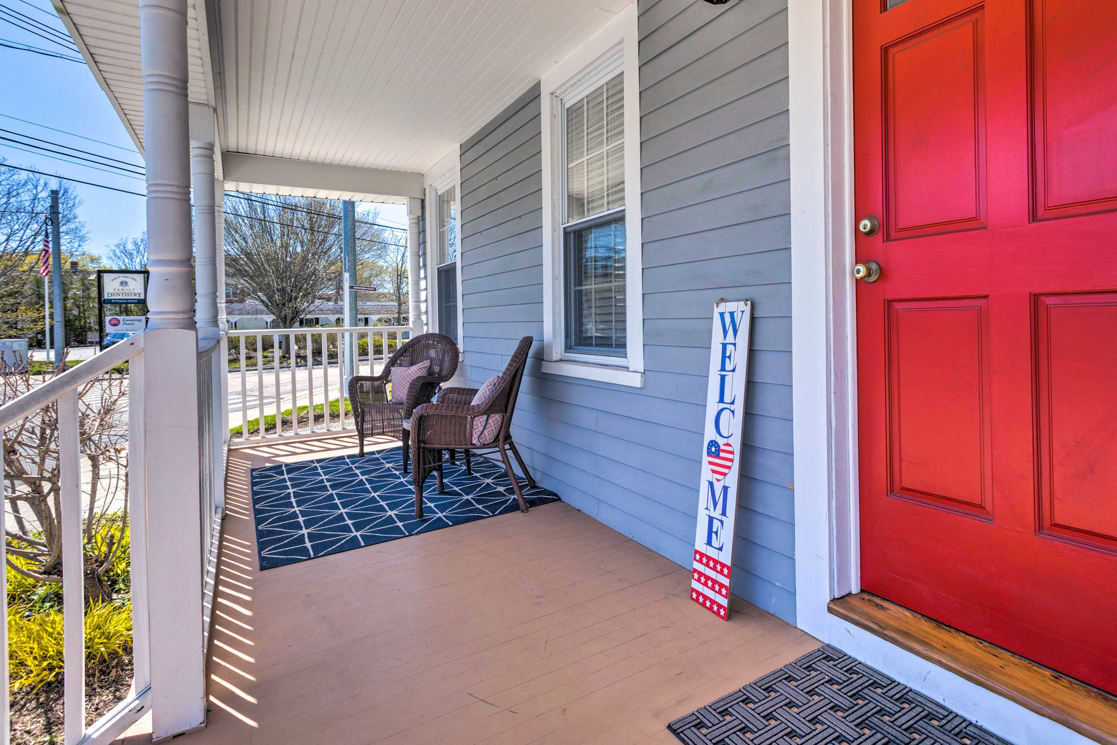 Exterior | Furnished Porch
