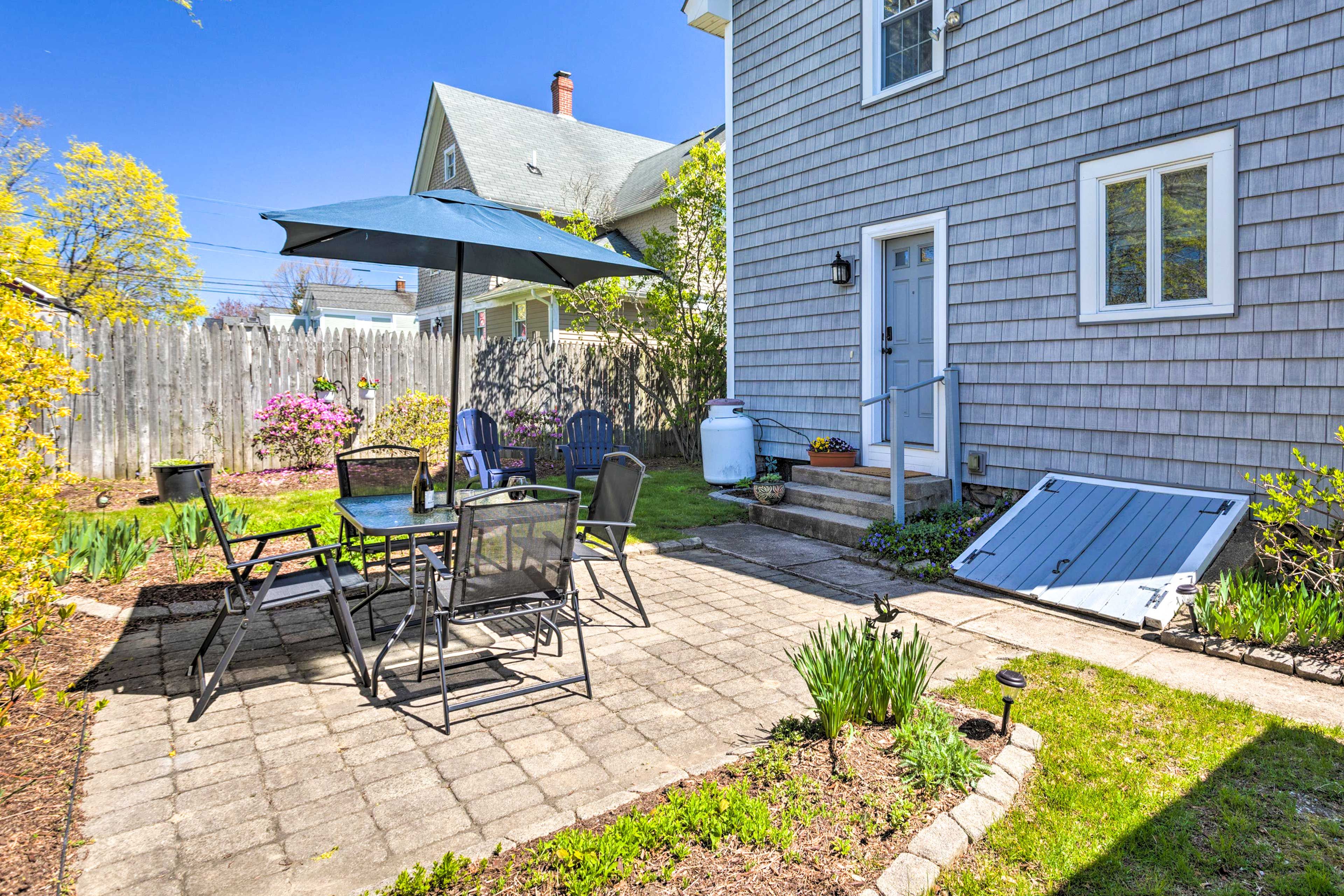 Mystic Vacation Rental | 2BR | 1 BA | 900 Sq Ft | Stairs Required