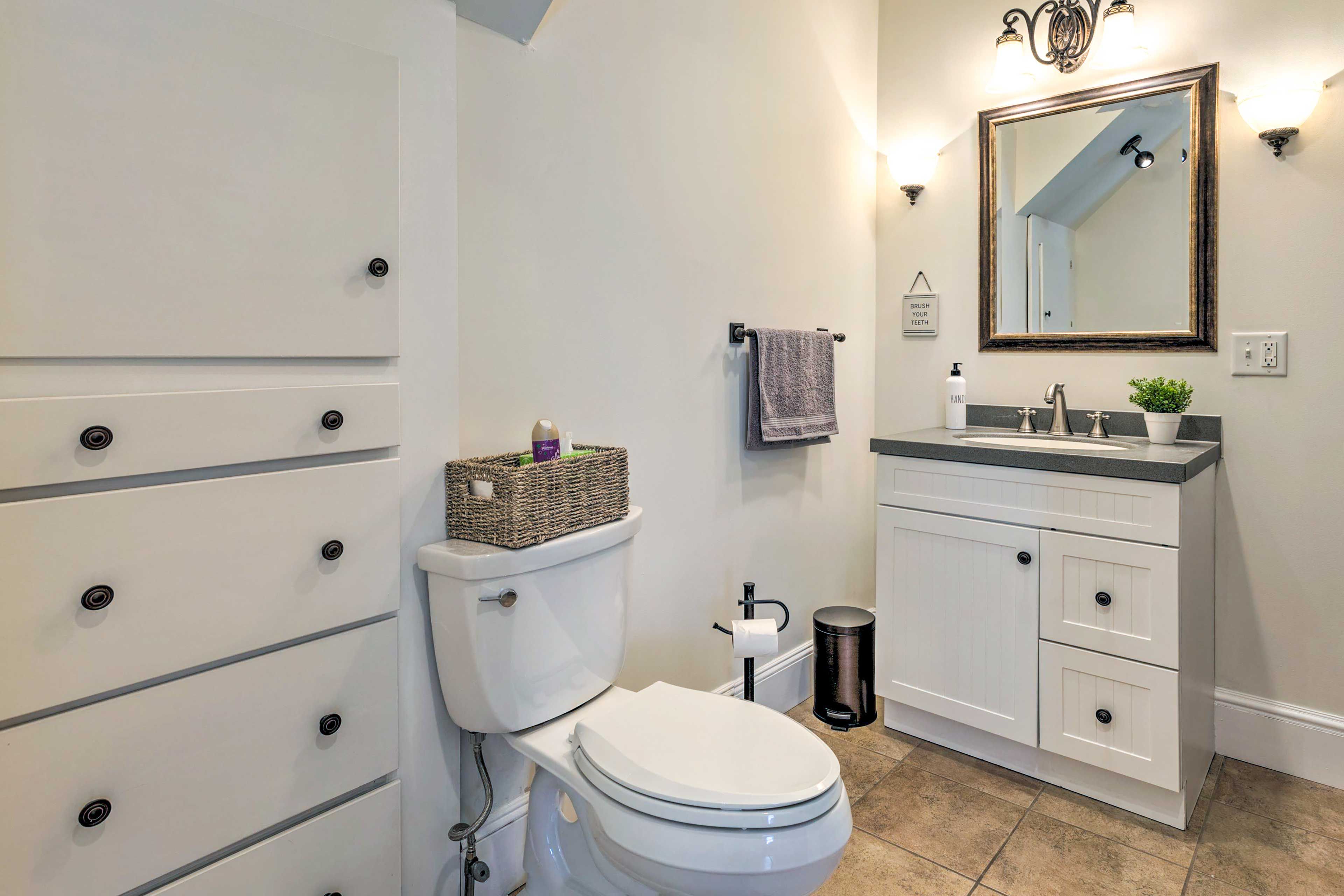 Full Bathroom | Washer/Dryer | Iron/Board
