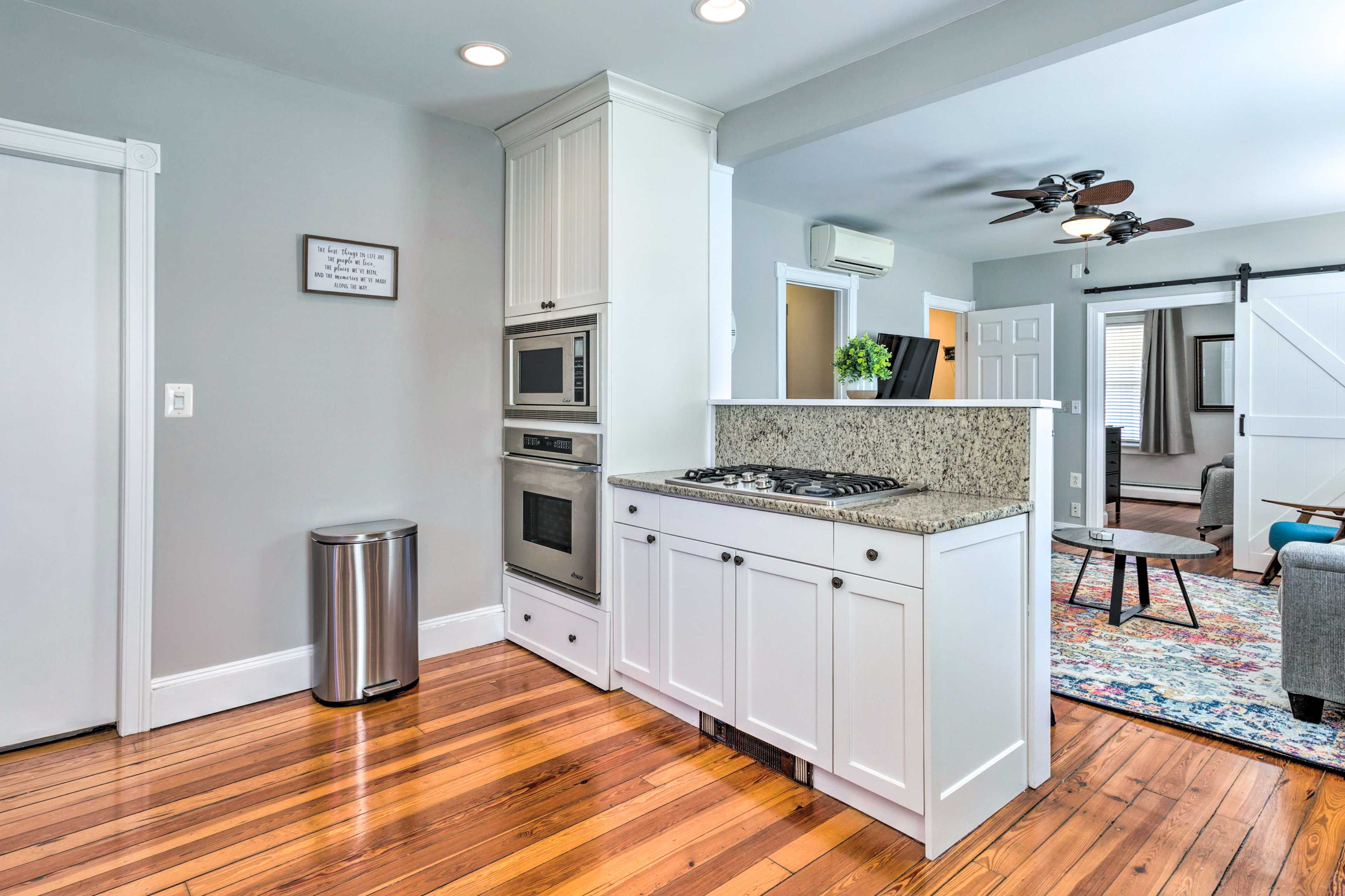 Kitchen | Blender | Toaster | Trash Bags/Paper Towels