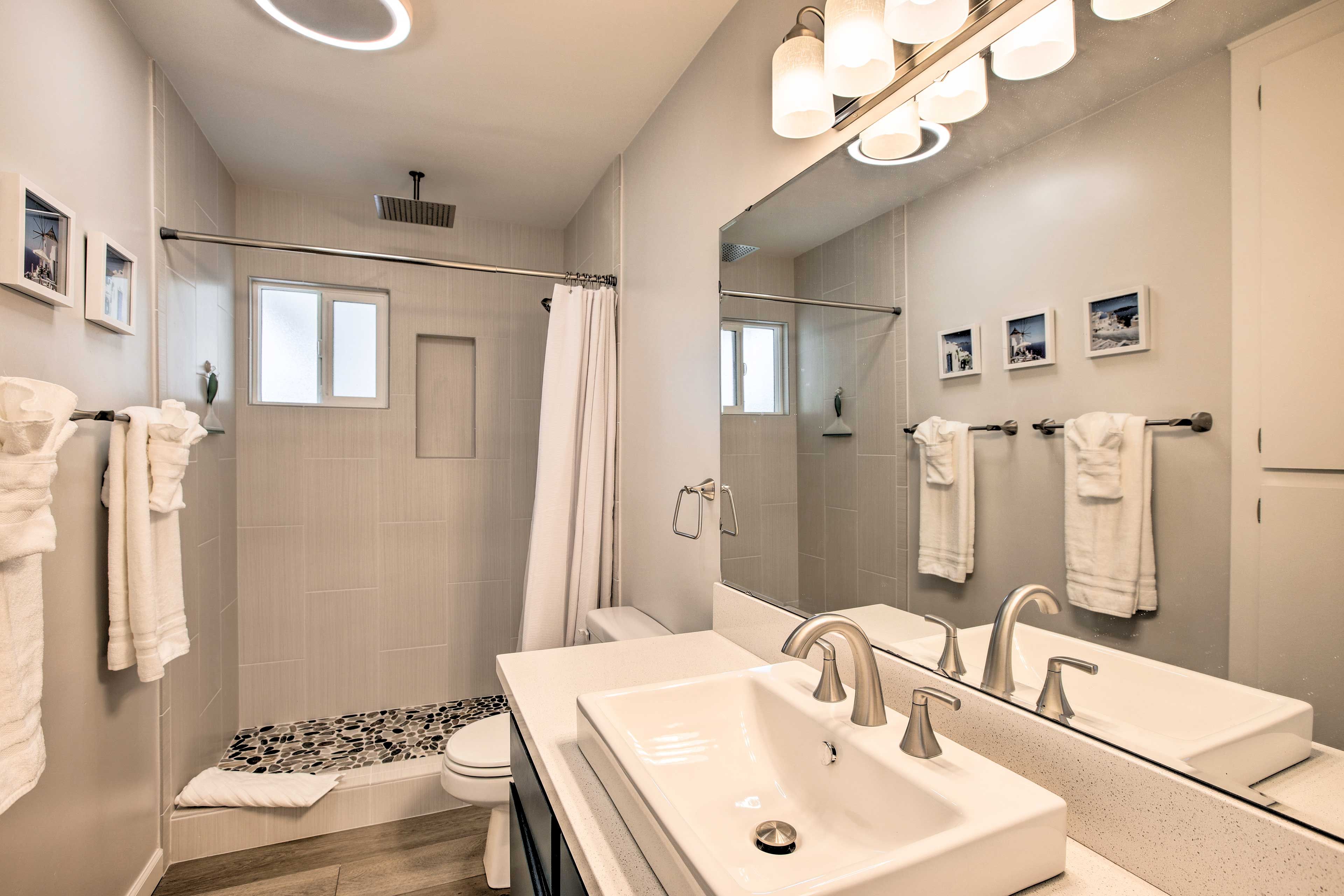 En-Suite Bathroom | Towels & Linens