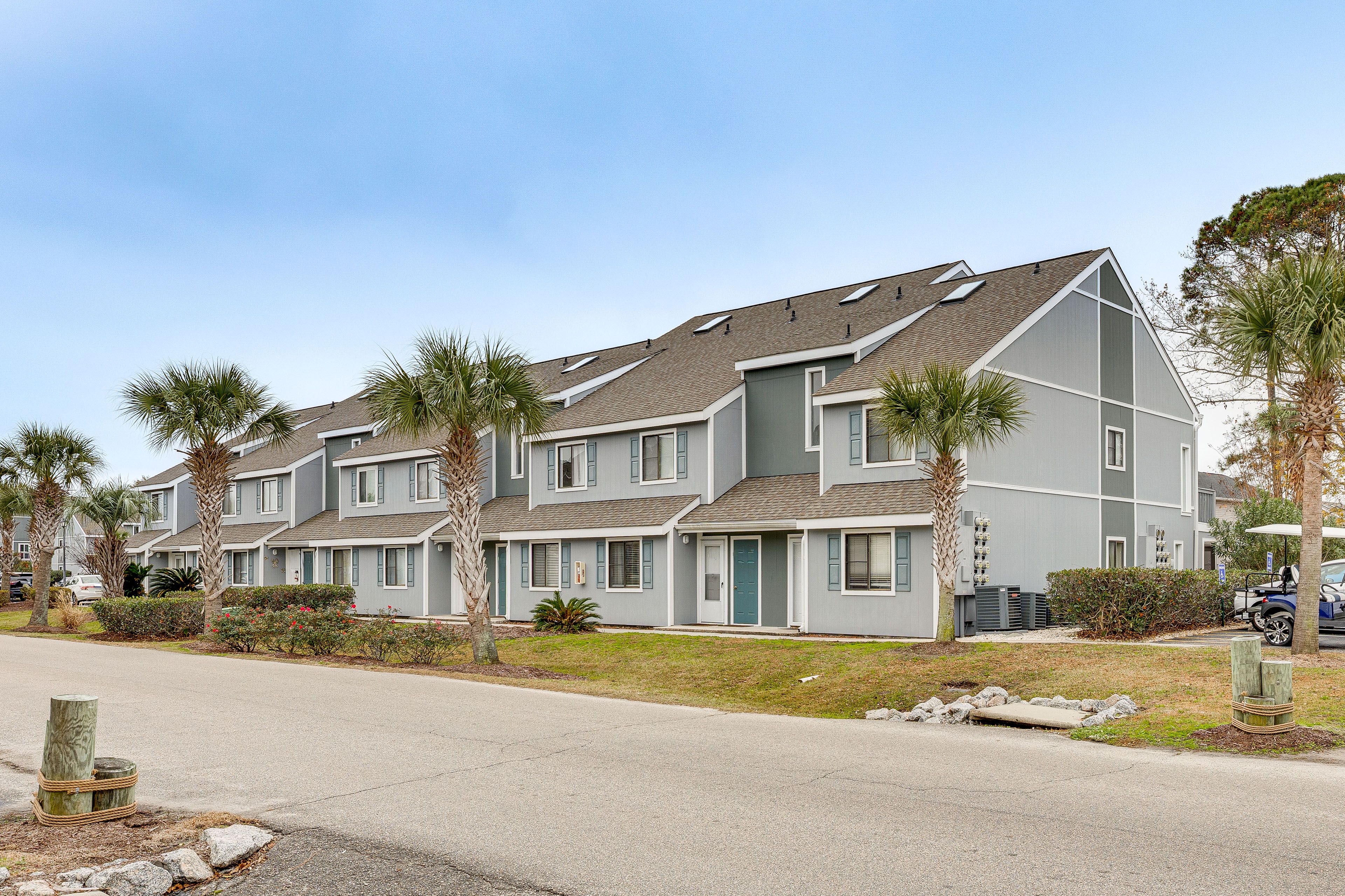 Parking | Side of Building (1 Vehicle)