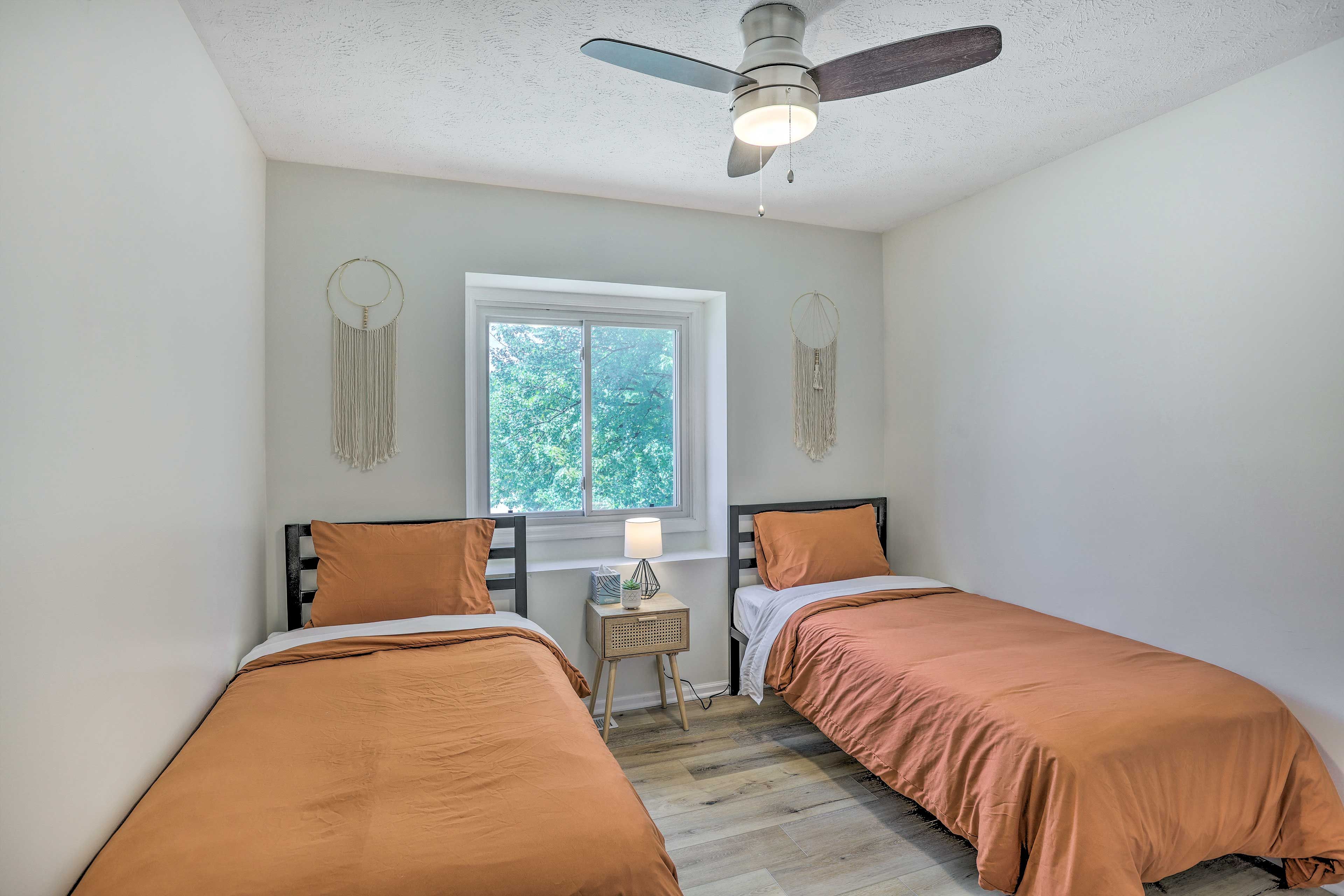 Bedroom 3 | 2 Twin Beds | Main Floor