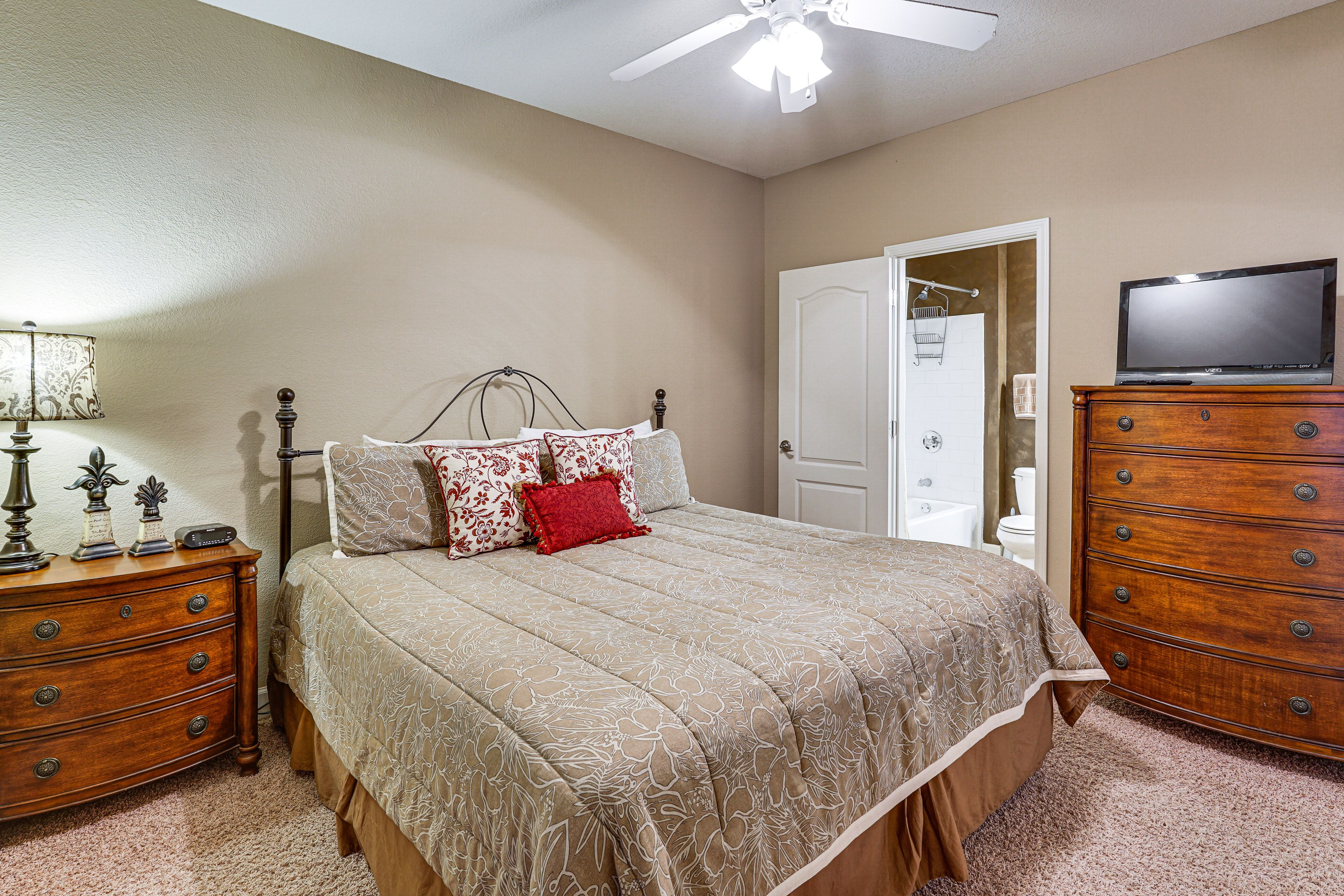 Bedroom 2 | King Bed