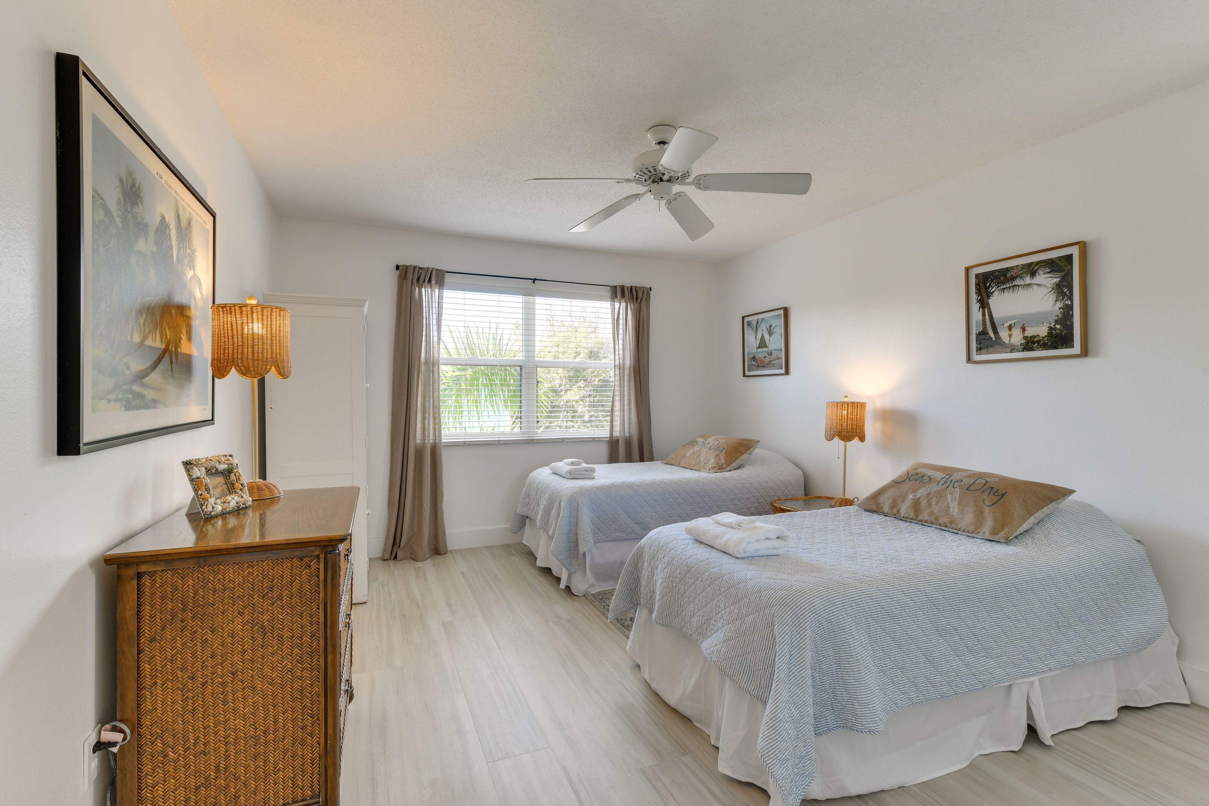 Bedroom 2 | 2 Twin Beds | 2 Twin Rollaway Beds