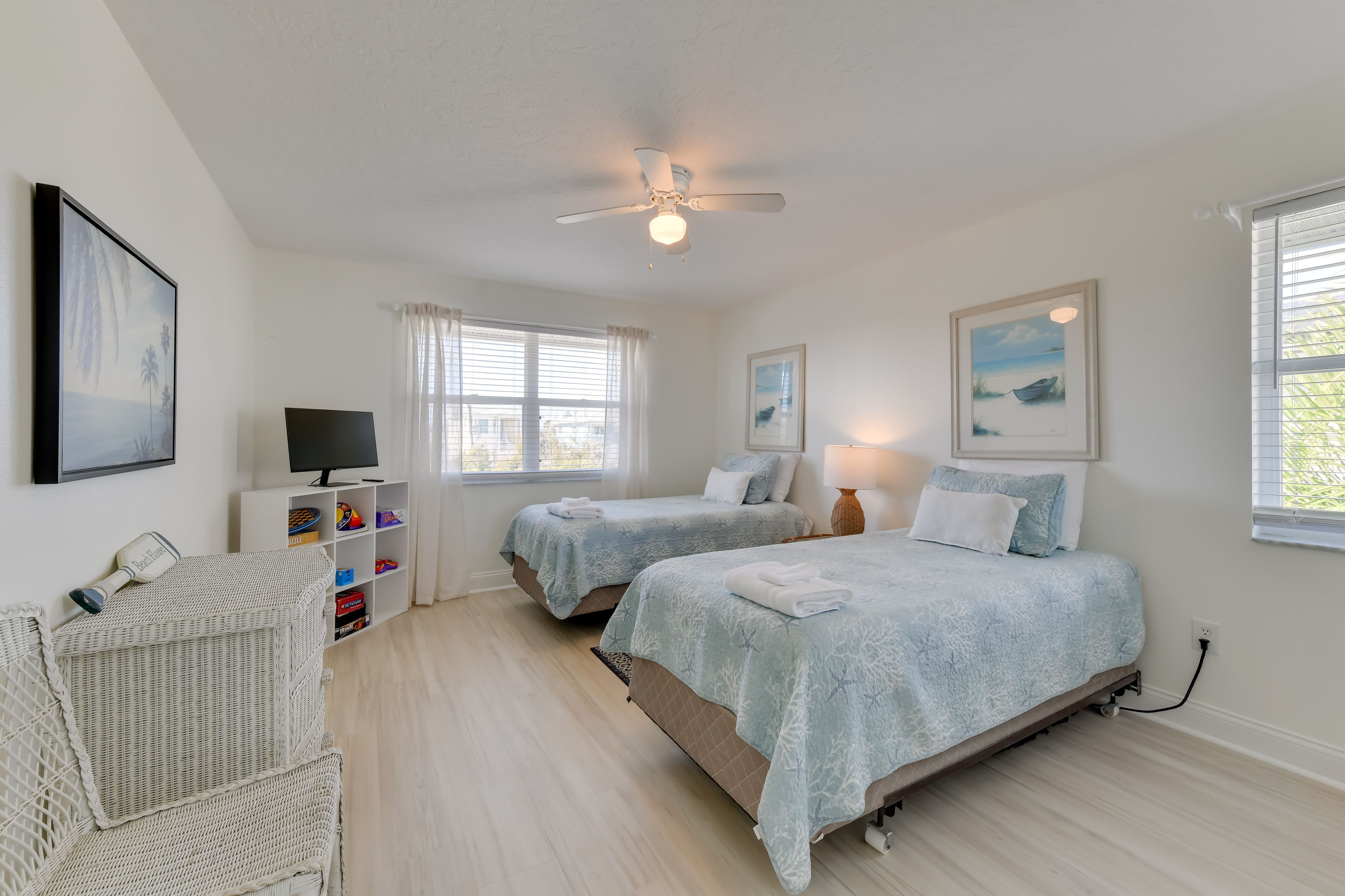 Bedroom 2 | 2 Twin Beds | 2 Twin Rollaway Beds | Kid's Toys