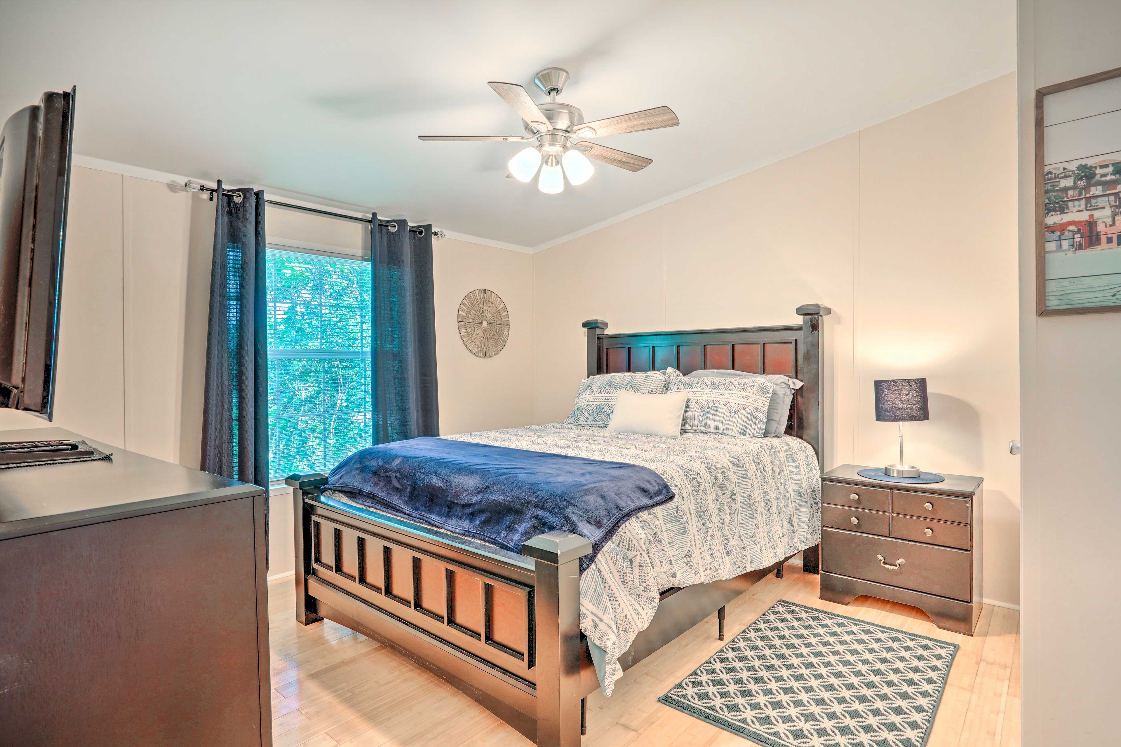 Bedroom 2 | Main Floor | Queen Bed | Firestick TV