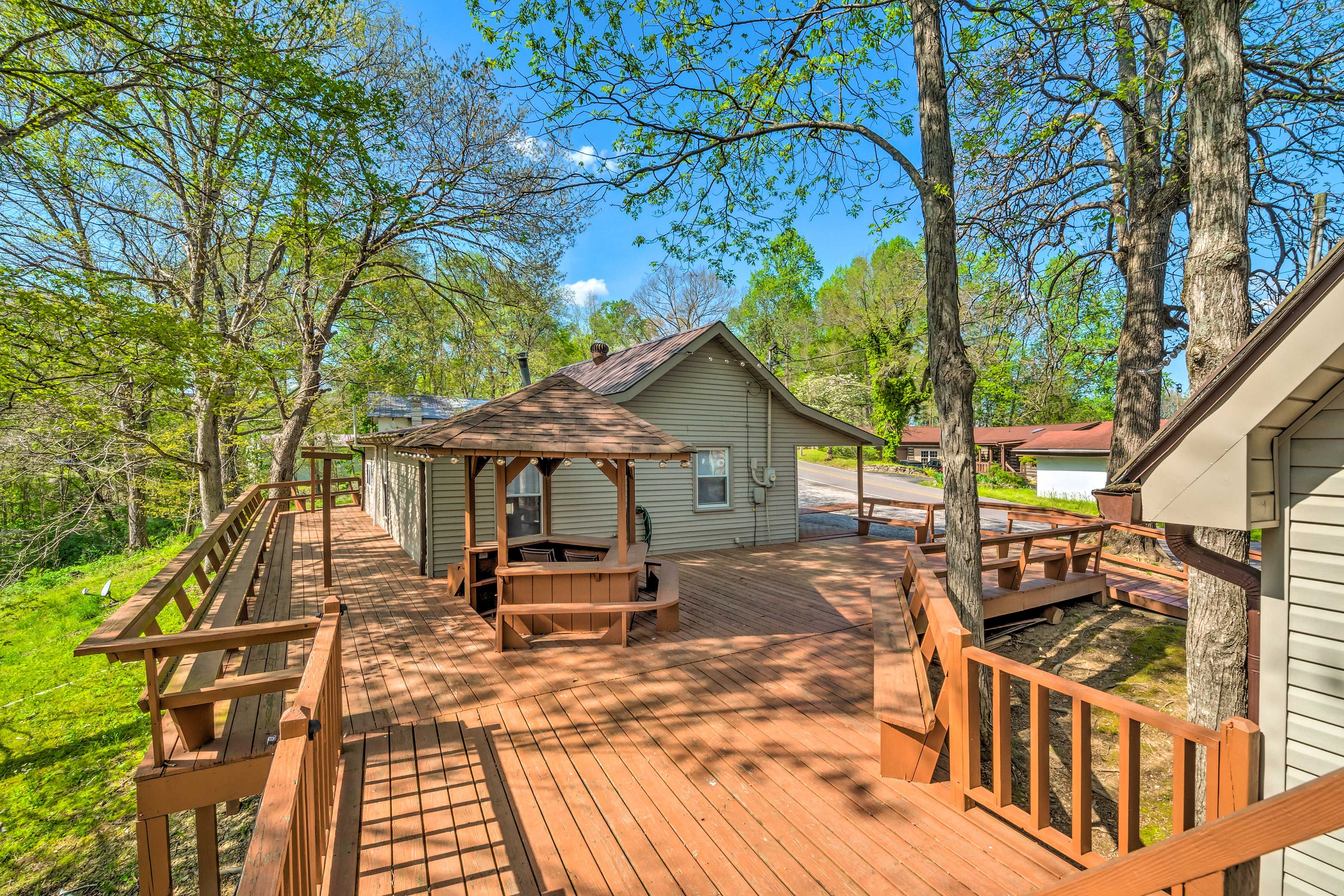 Large Deck | Gazebo