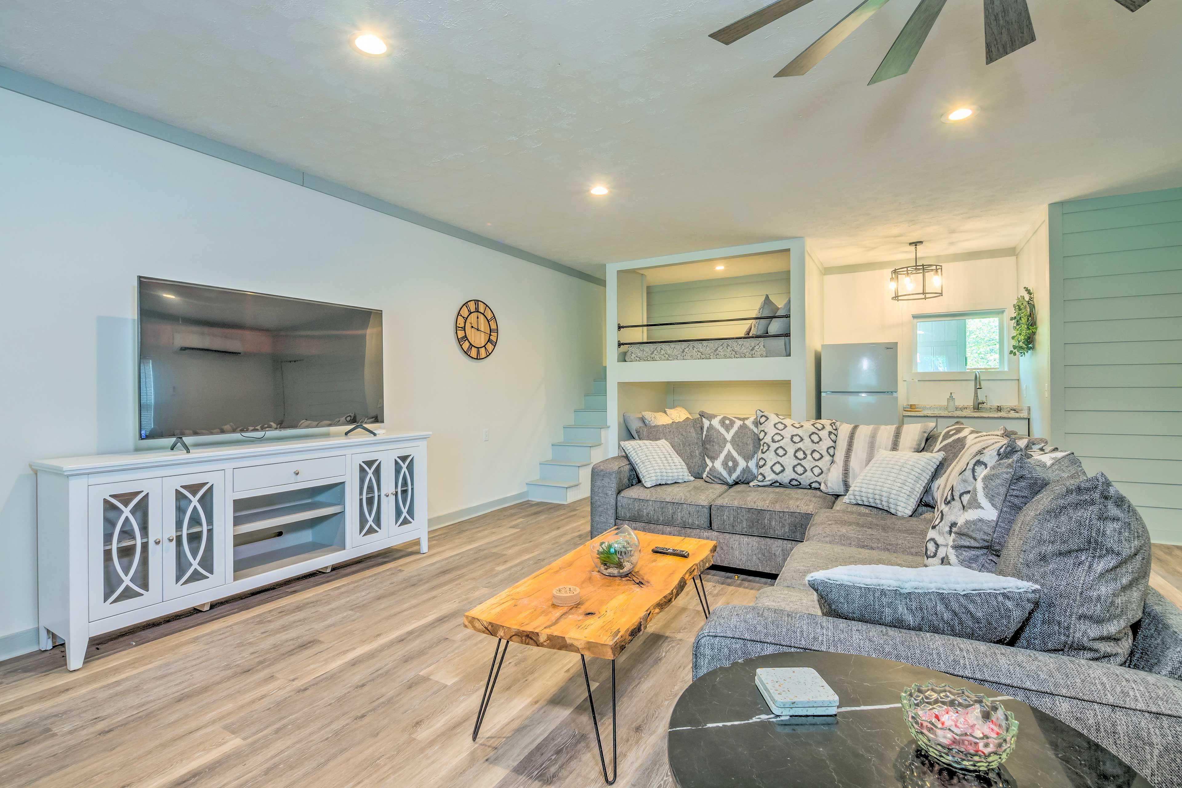 Downstairs Studio | Living Area | Smart TV