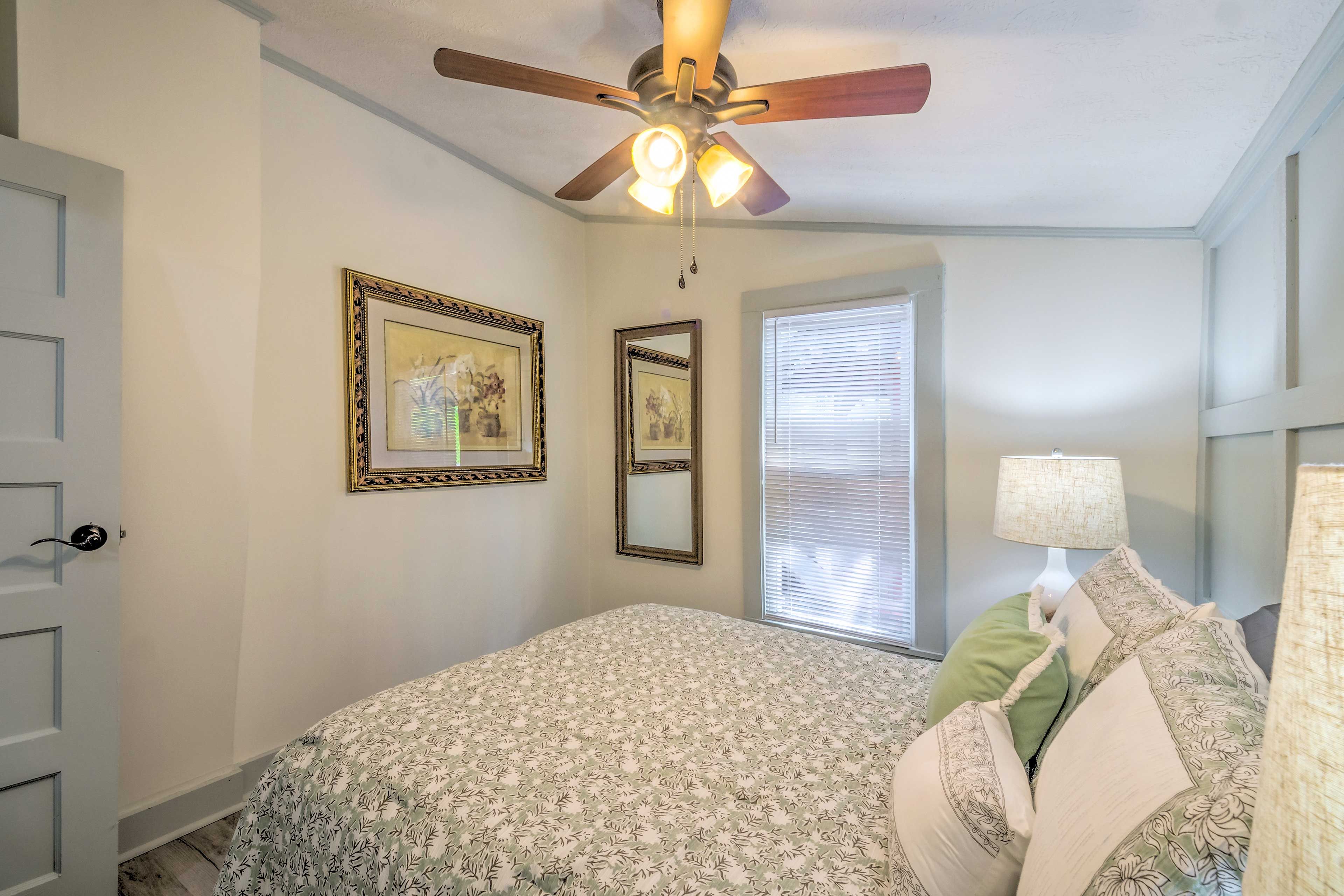 Main House | Bedroom 2 | Queen Bed