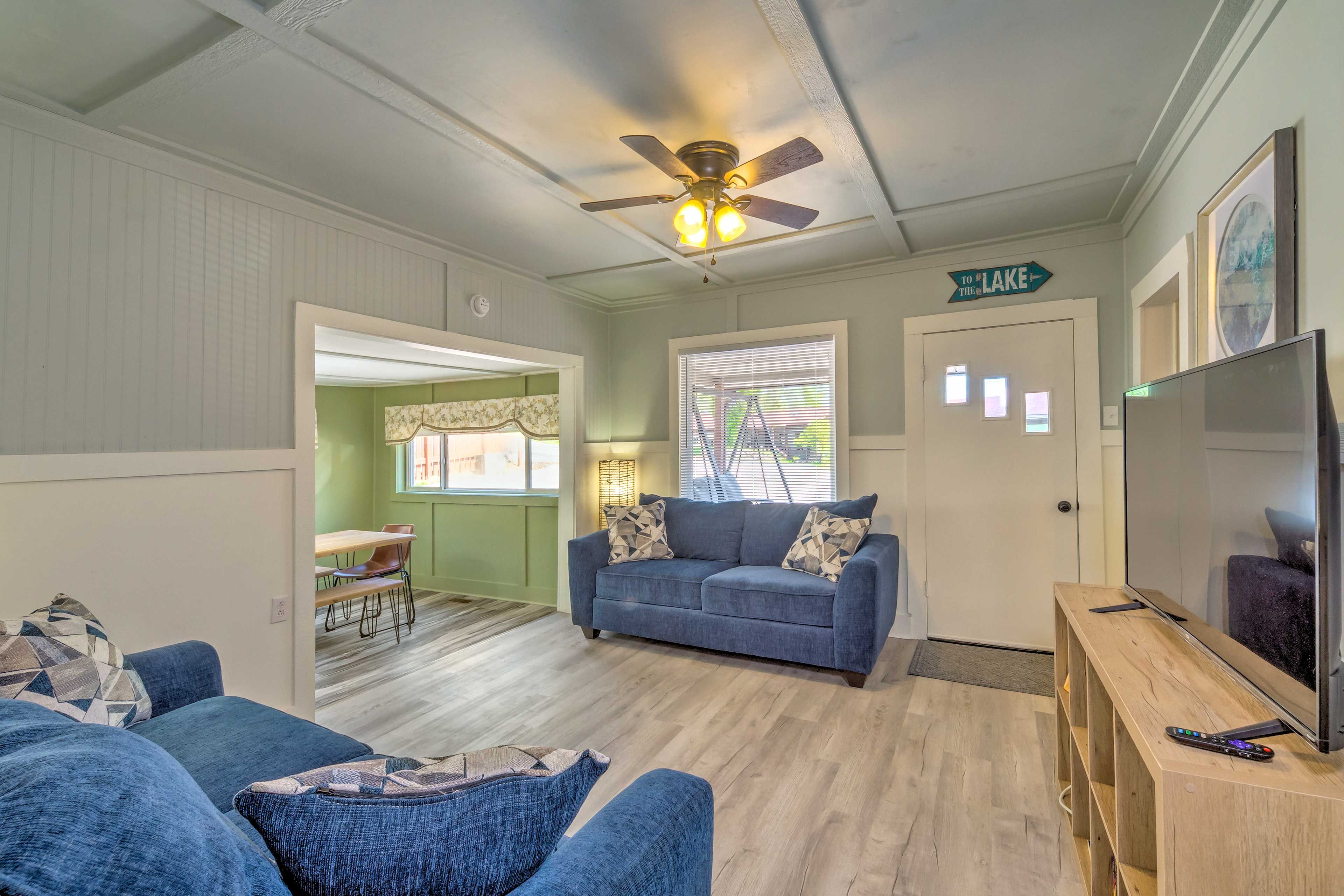 Main House | Living Room | Smart TV