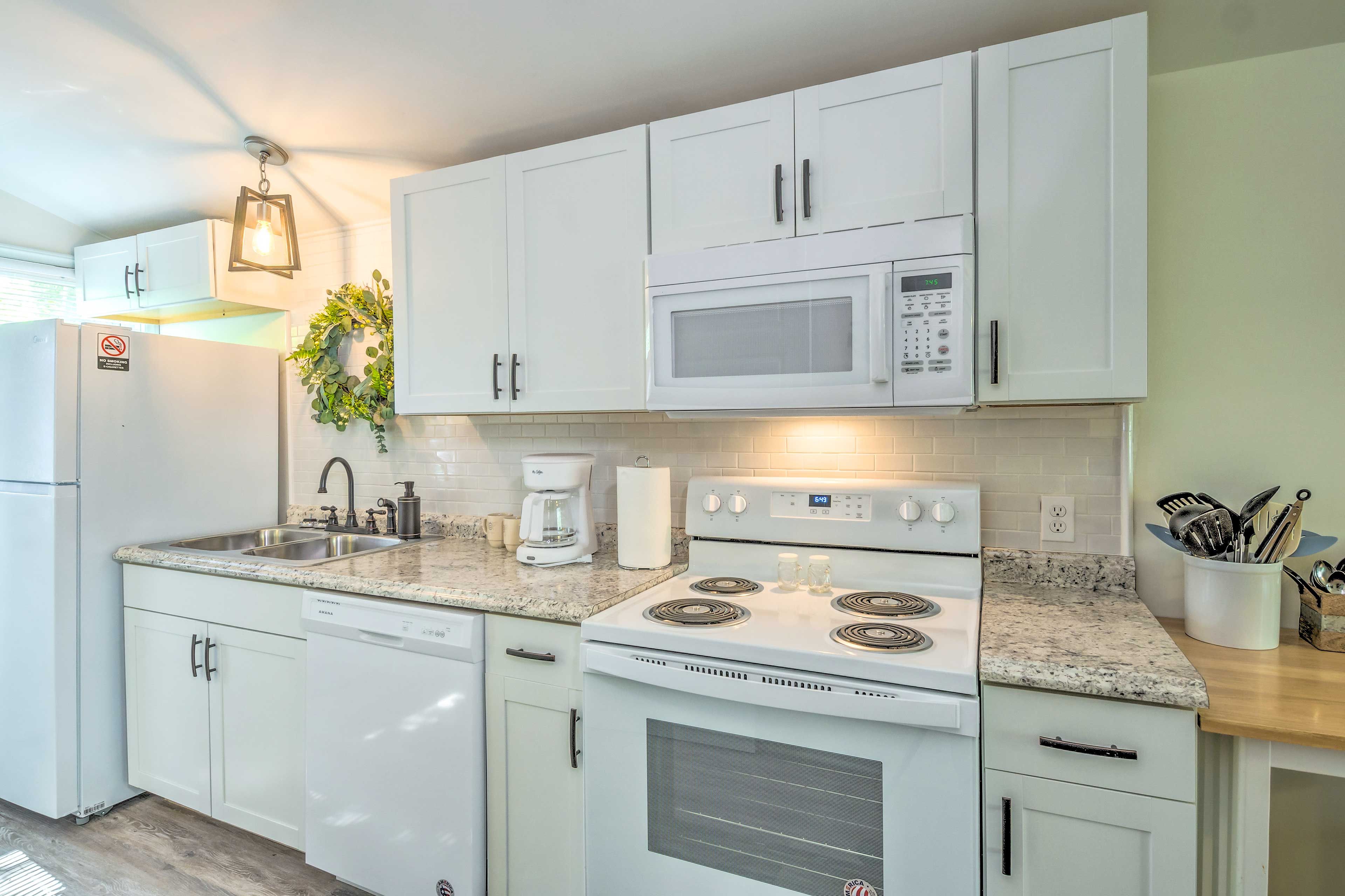 Upstairs Studio | Kitchen | Trash Bags + Paper Towels