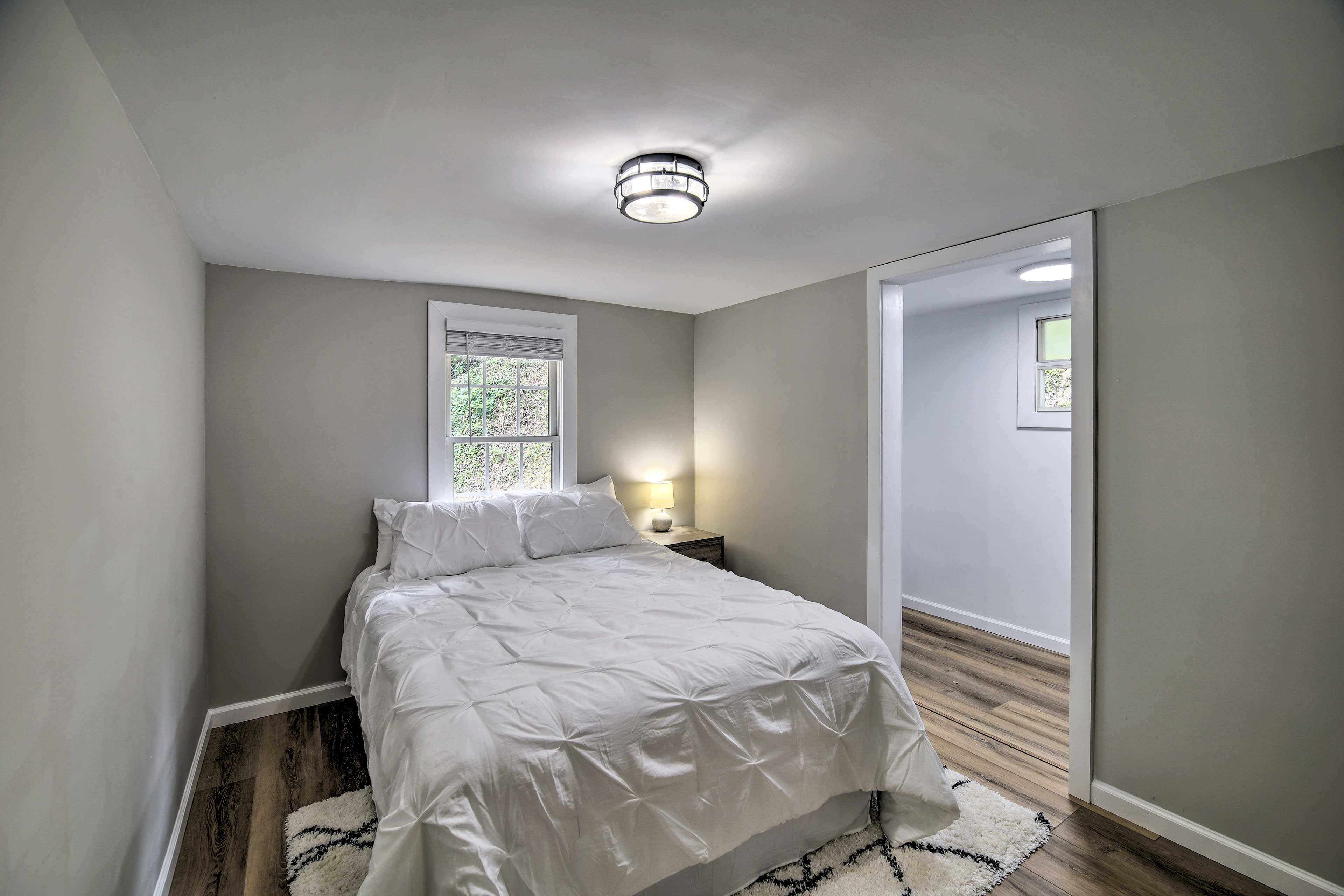 Bedroom 1 | Queen Bed | Linens Provided