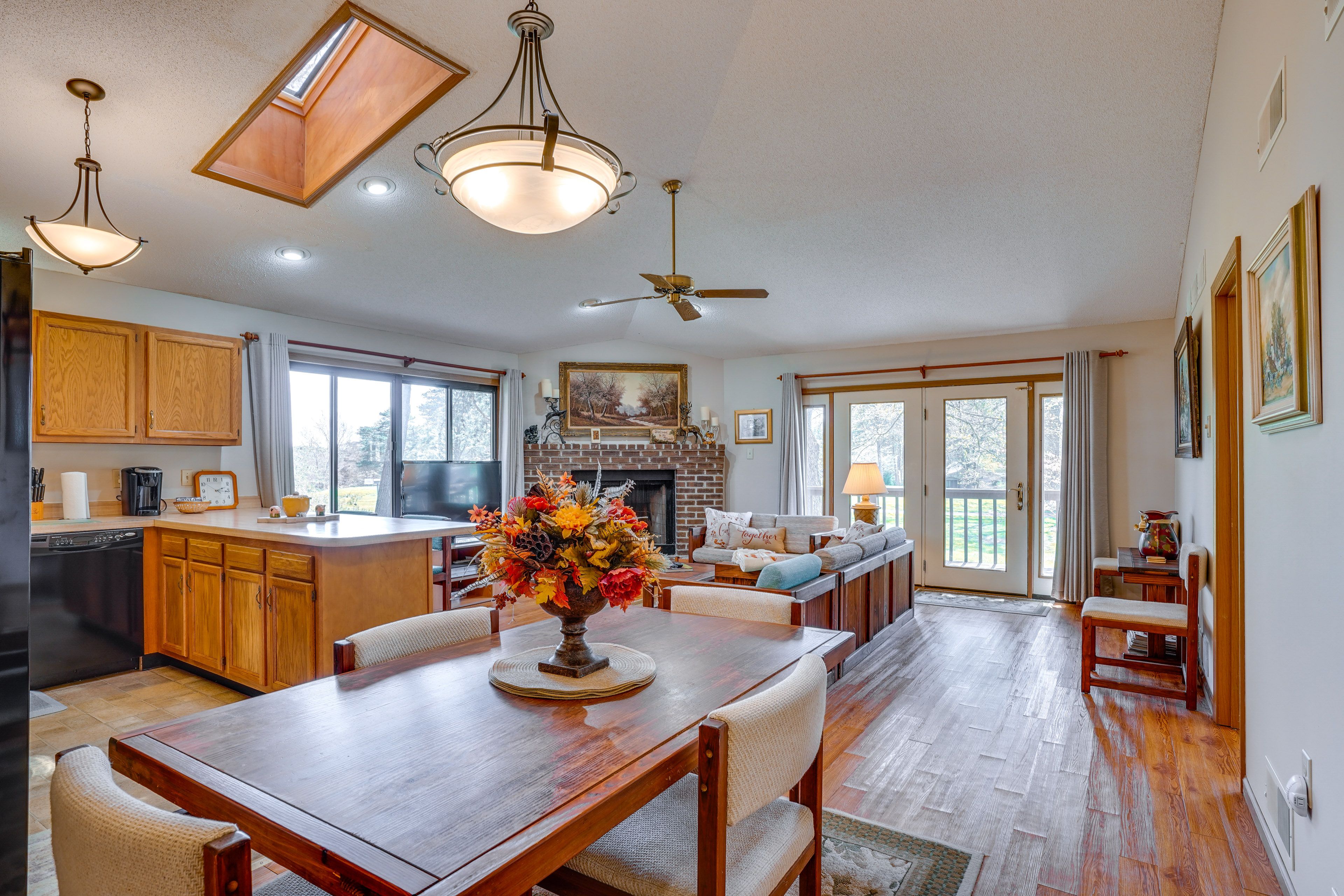 Dining Area | Dishes & Flatware Provided | Central A/C + Heating
