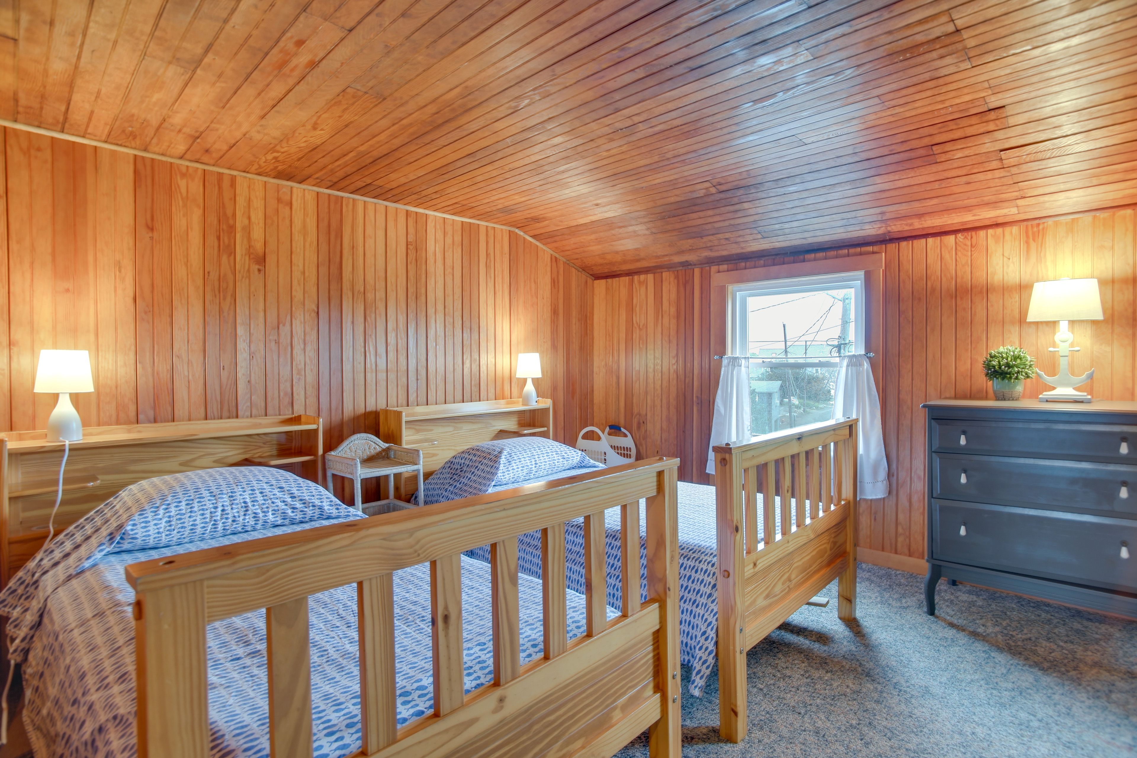 Bedroom 4 | 2 Twin Beds | Full Bed | 2nd Floor
