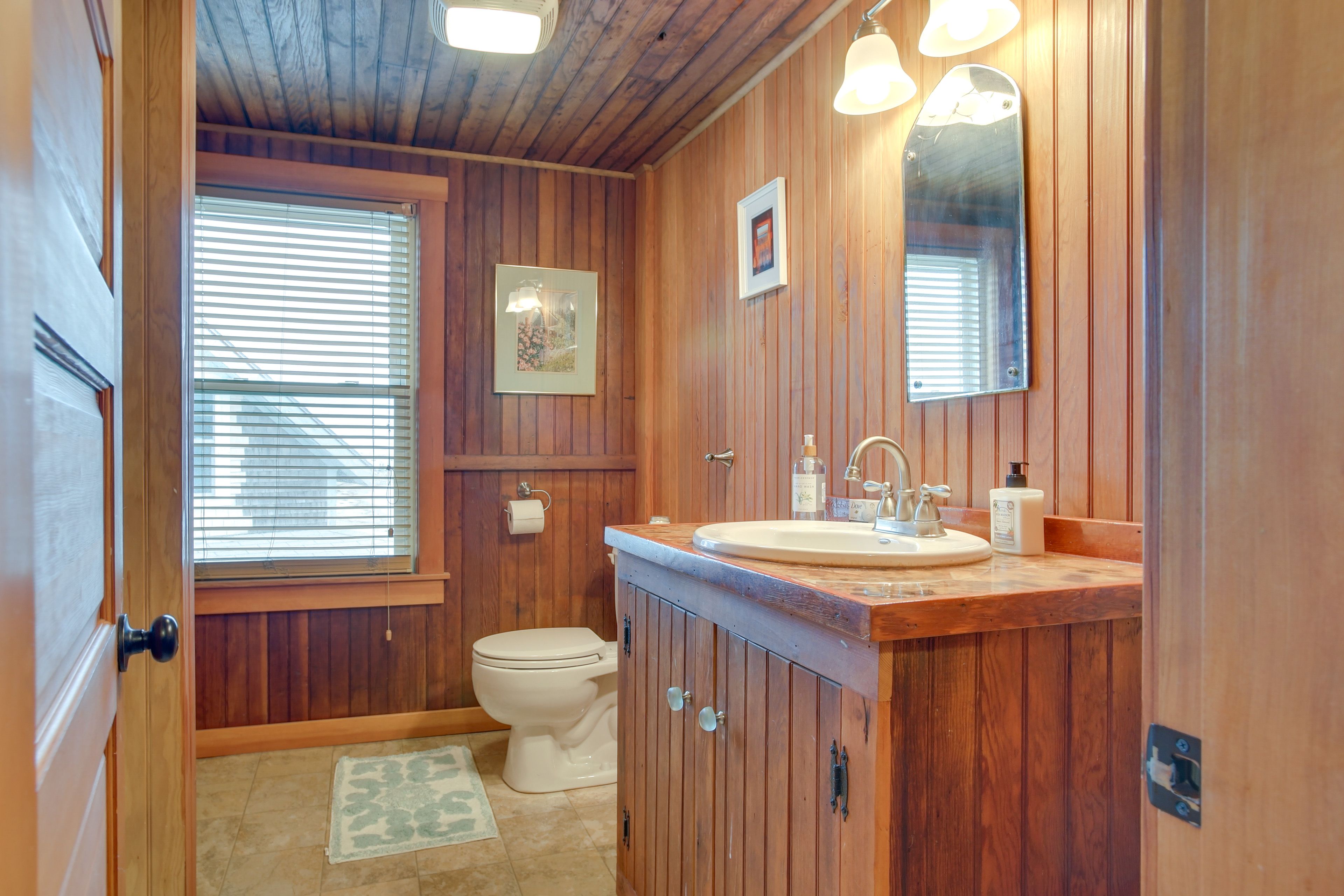 Full Bathroom