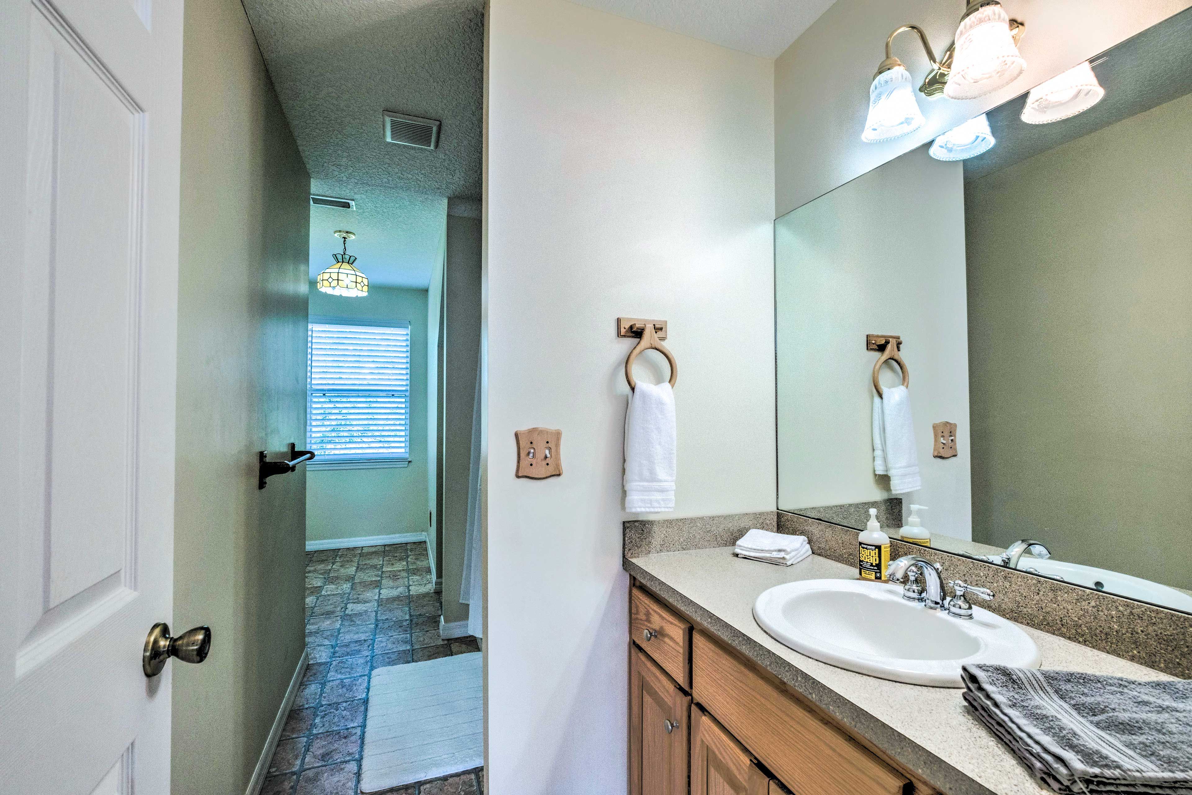 Full Bathroom