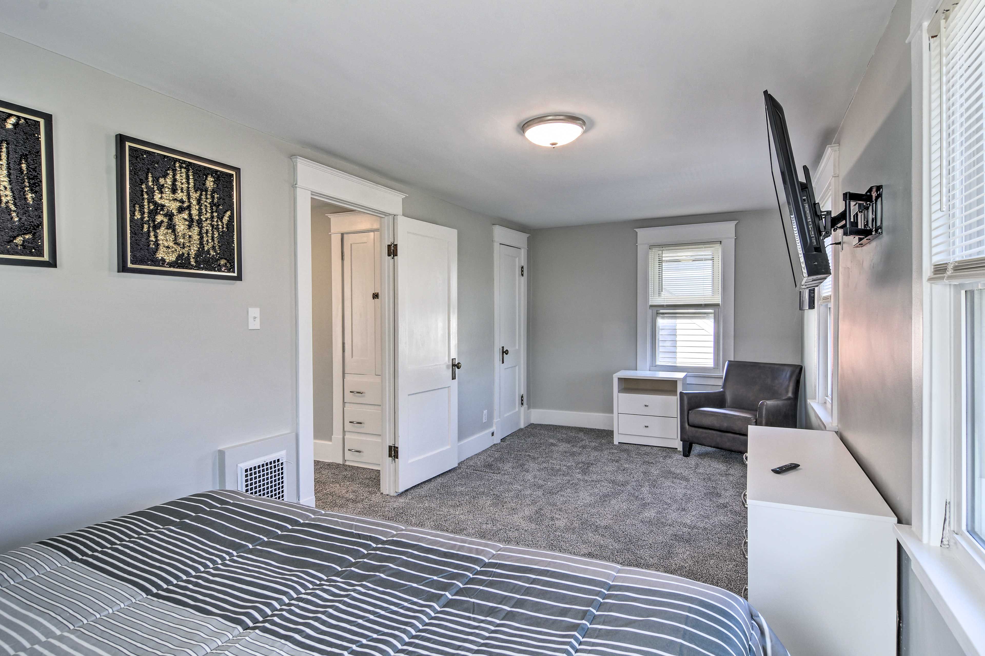 Bedroom 1 | Linens & Towels