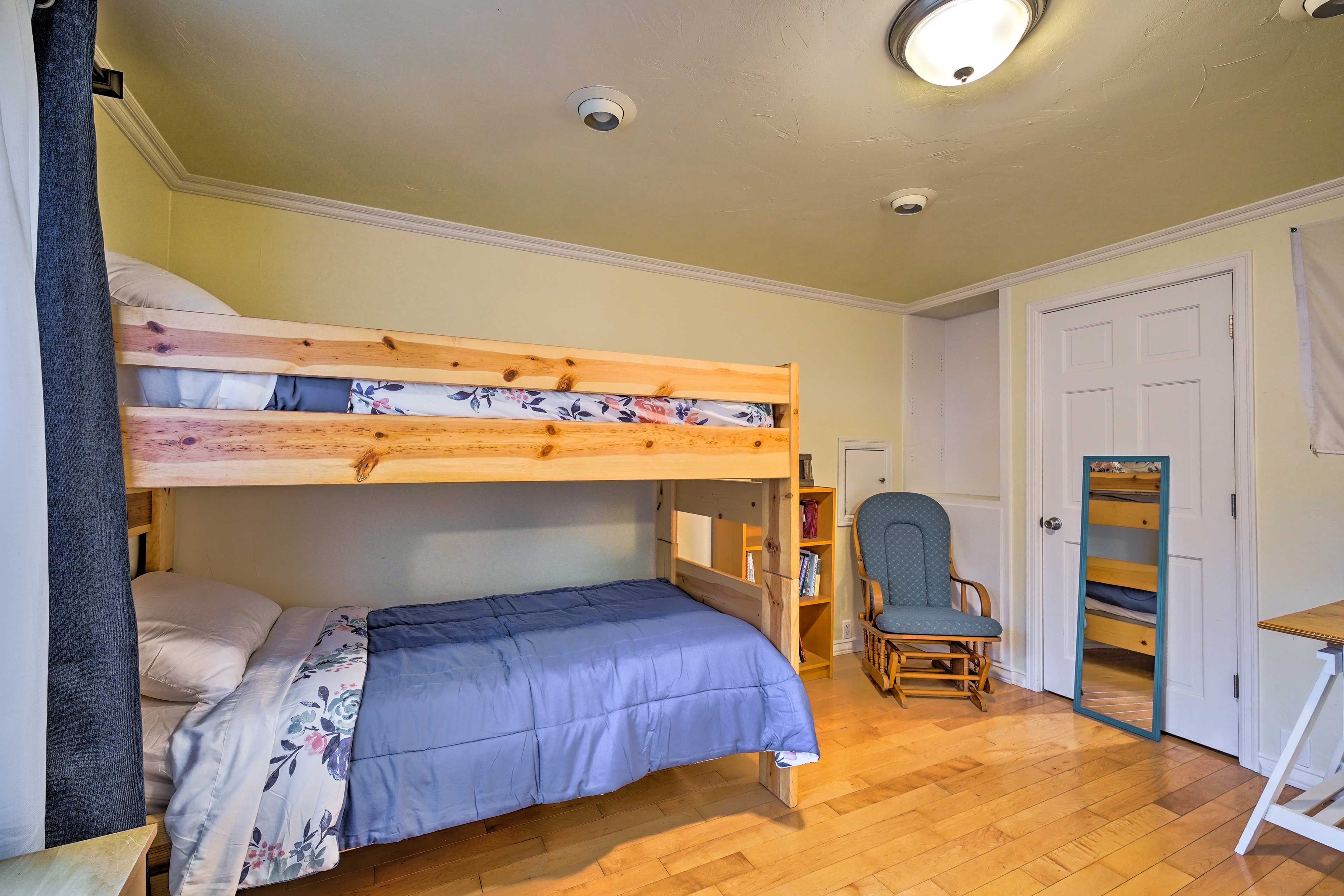 Bedroom 5 | Additional Sleeping | Pack 'n Play | Queen Air Mattress