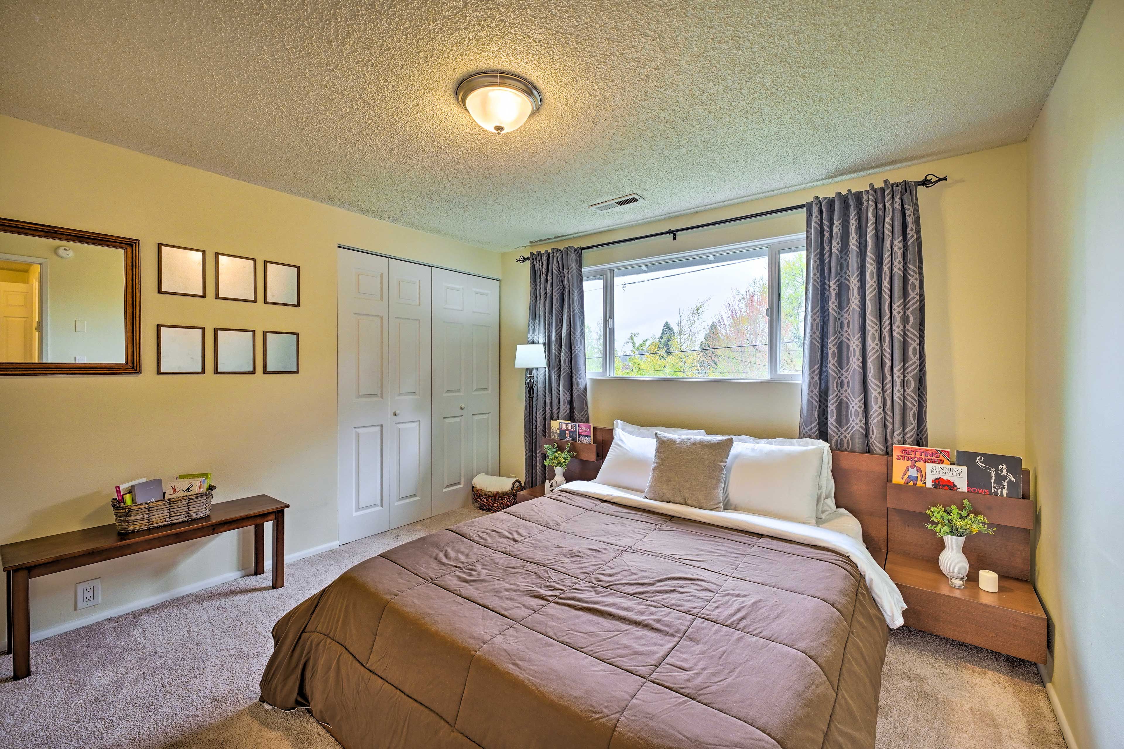 Bedroom 4 | Queen Bed | 2nd Floor