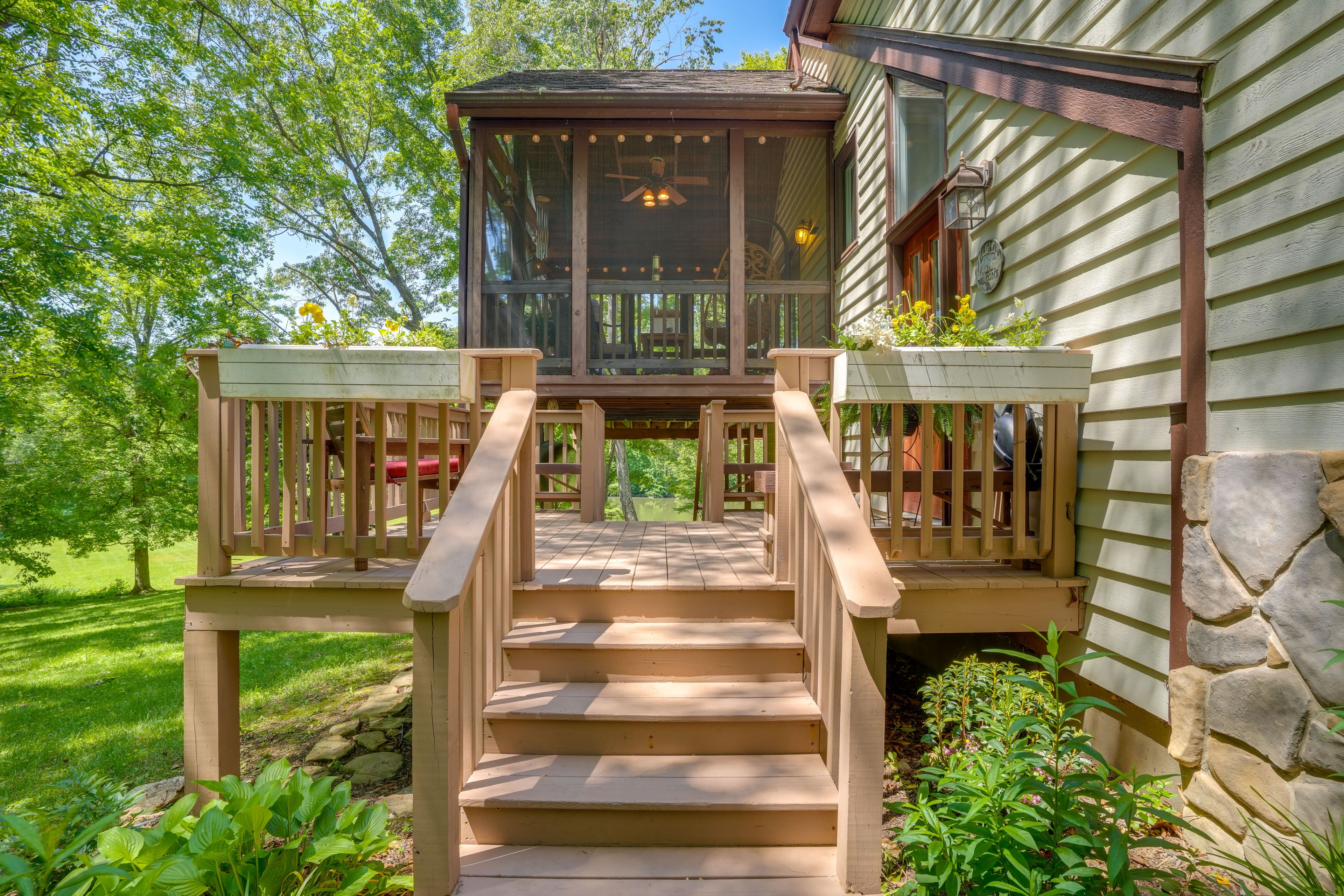 Front Deck | Entryway