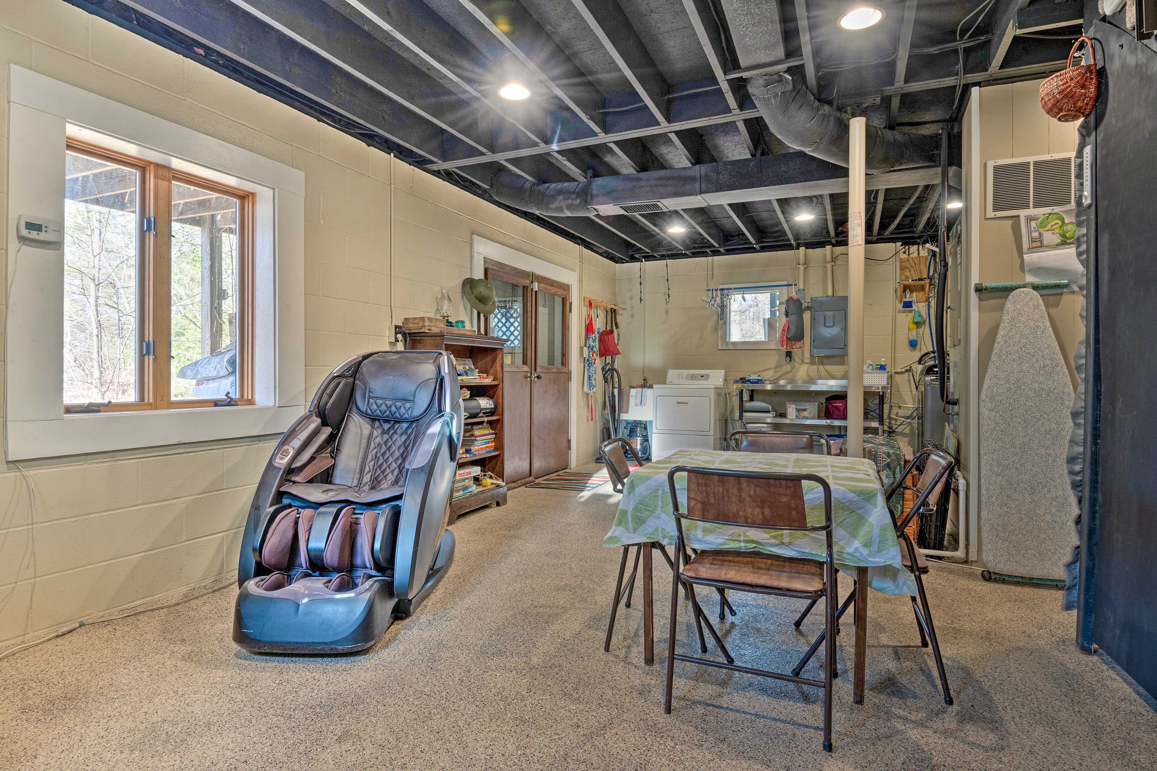 Basement | Washer/Dryer | Deck Access | Massage Chair