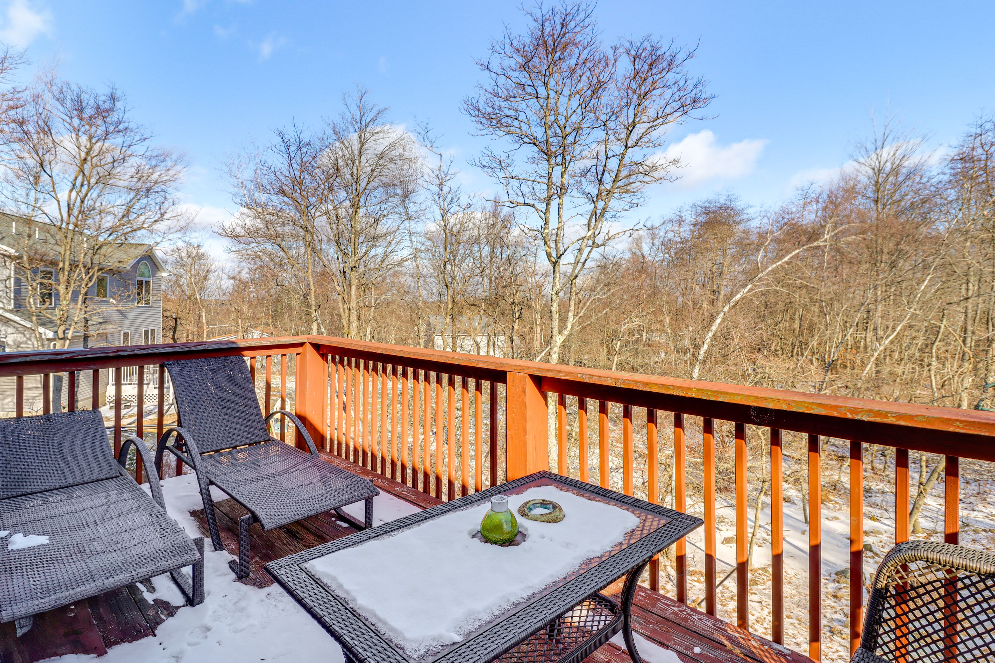 Upper Deck | Outdoor Seating