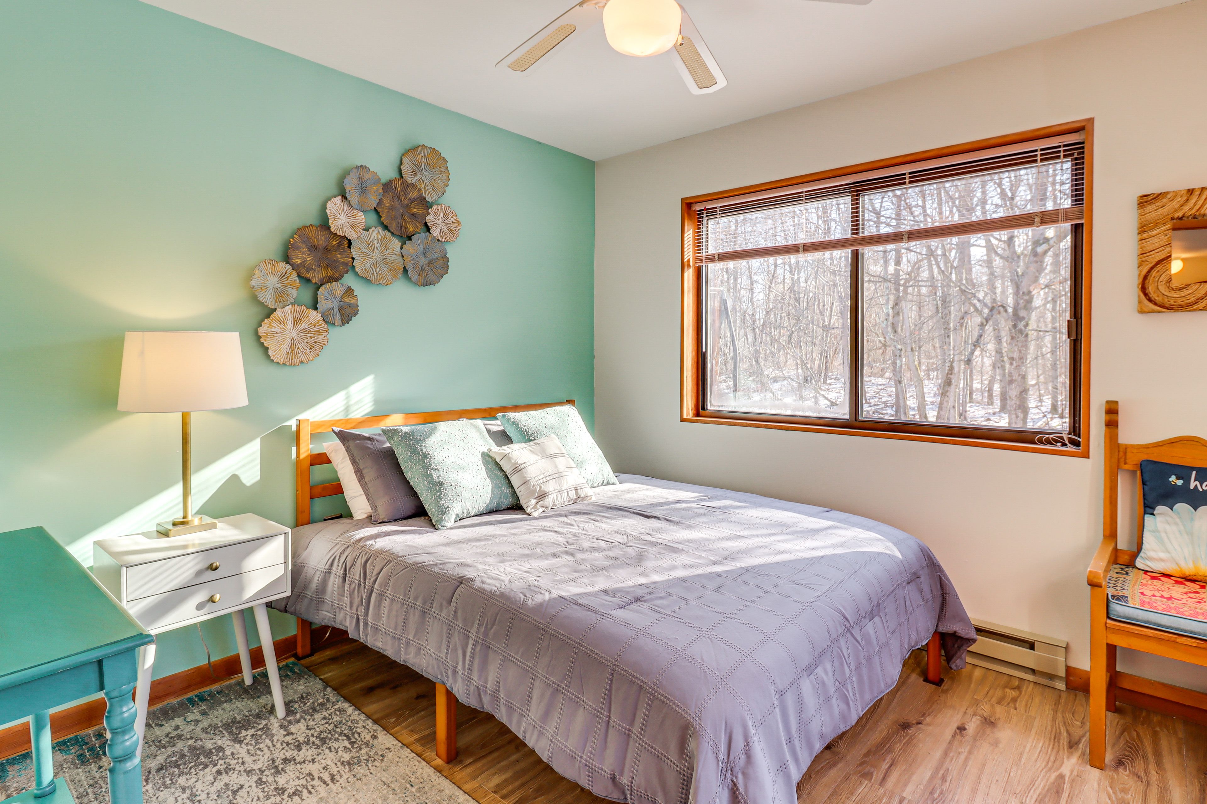 Bedroom 1 | Queen Bed
