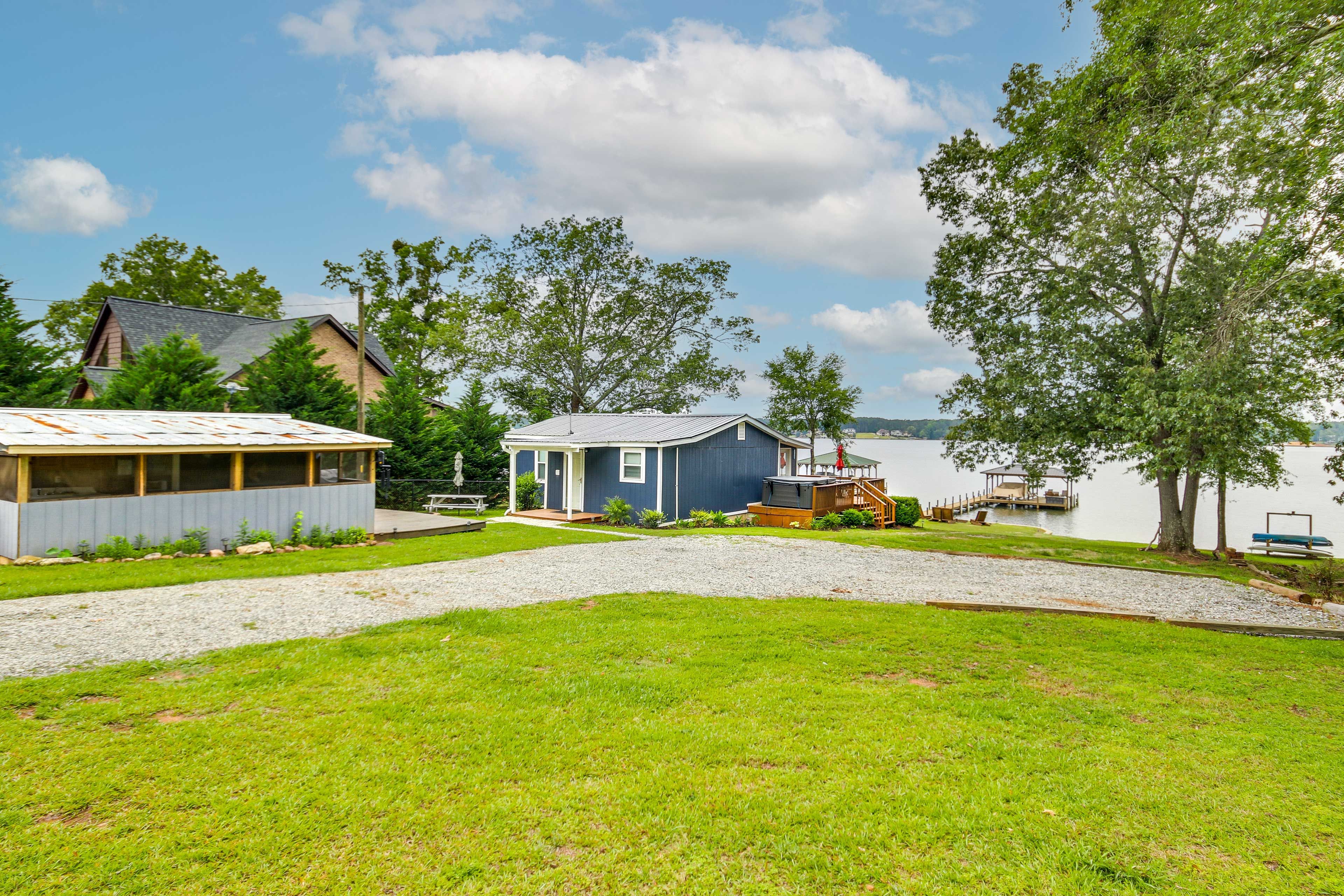 Parking | Driveway (3 Vehicles) | RV/Trailer Parking Available