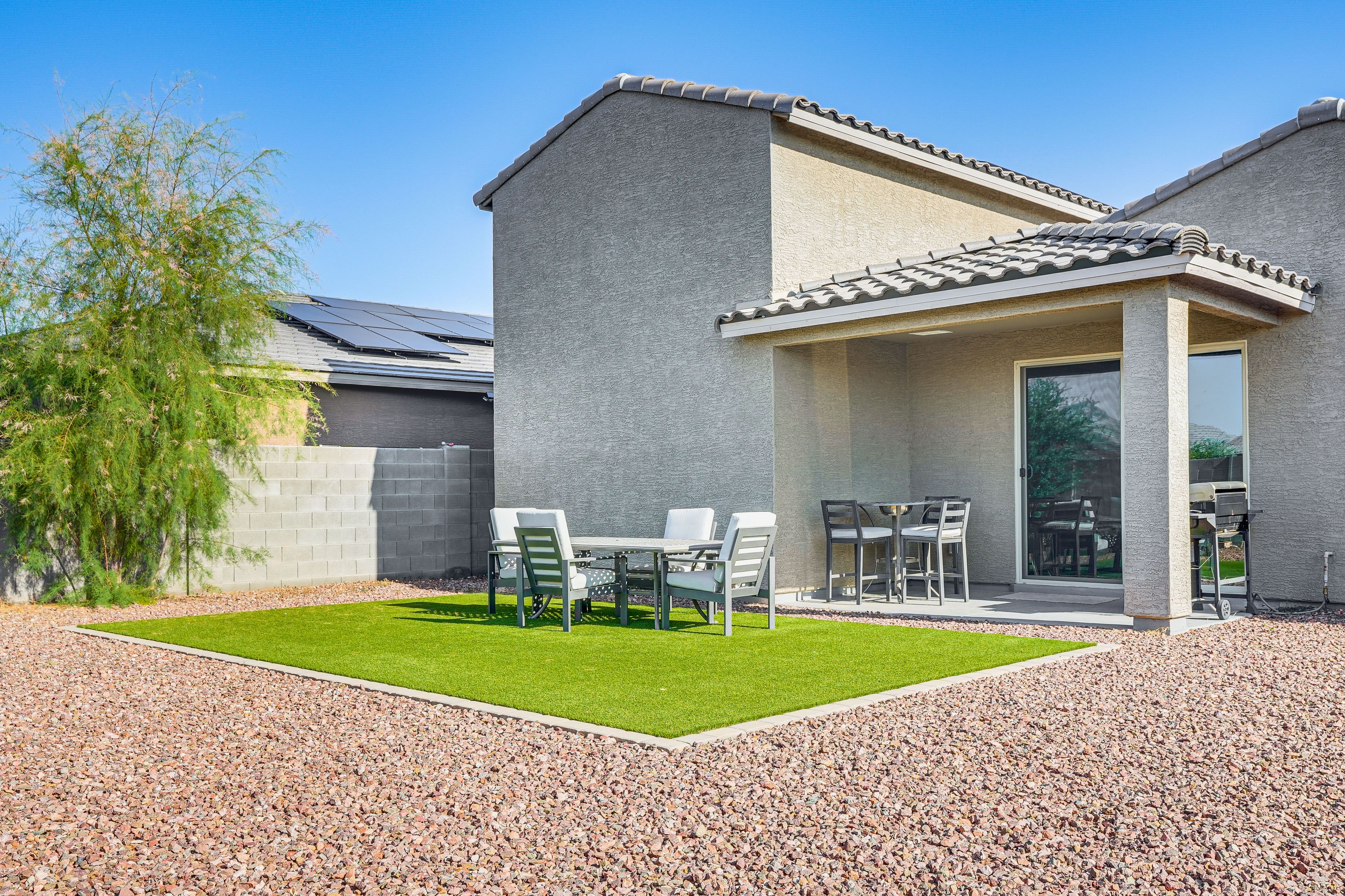 Fenced-In Backyard | Outdoor Dining Area