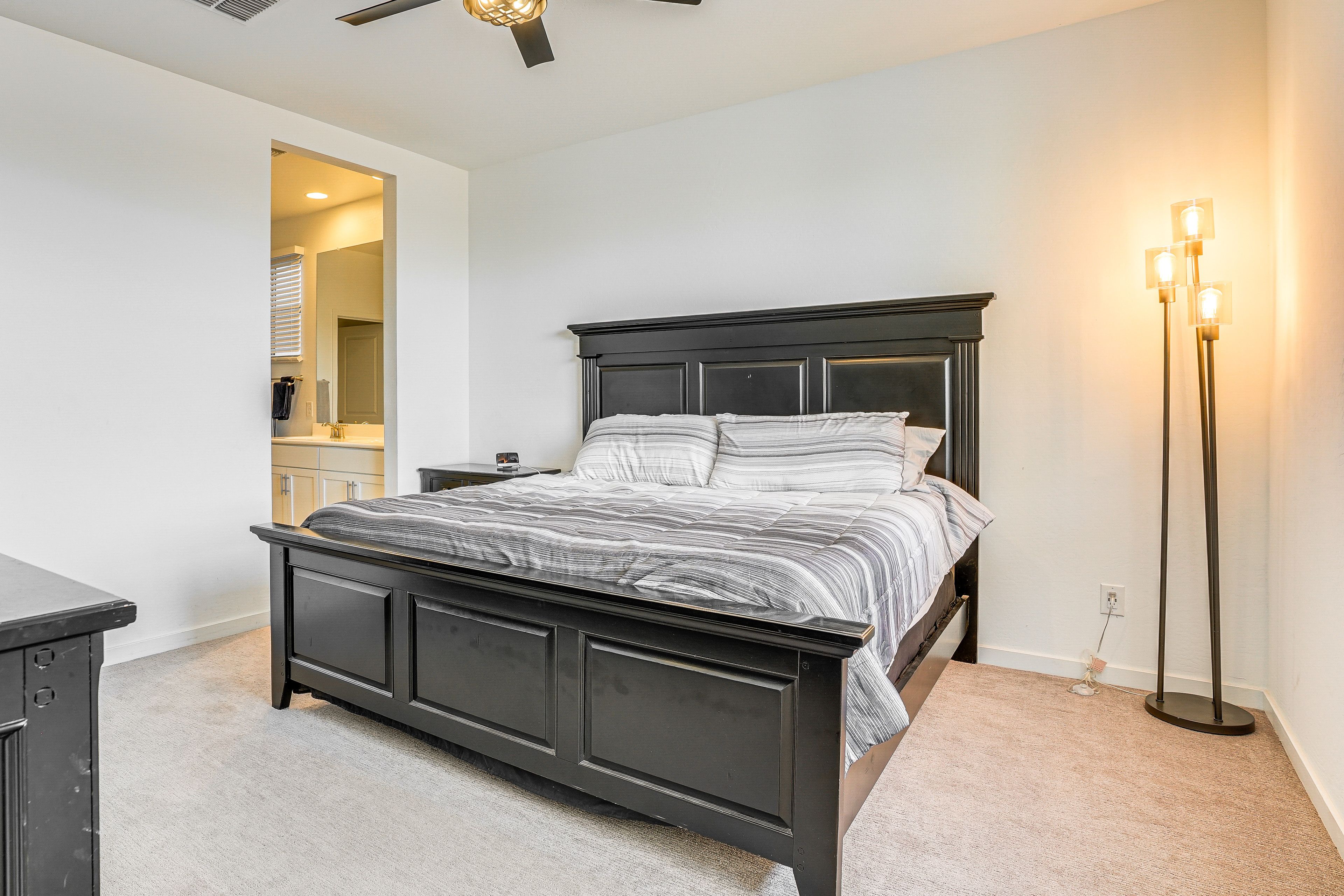 Bedroom 1 | King Bed