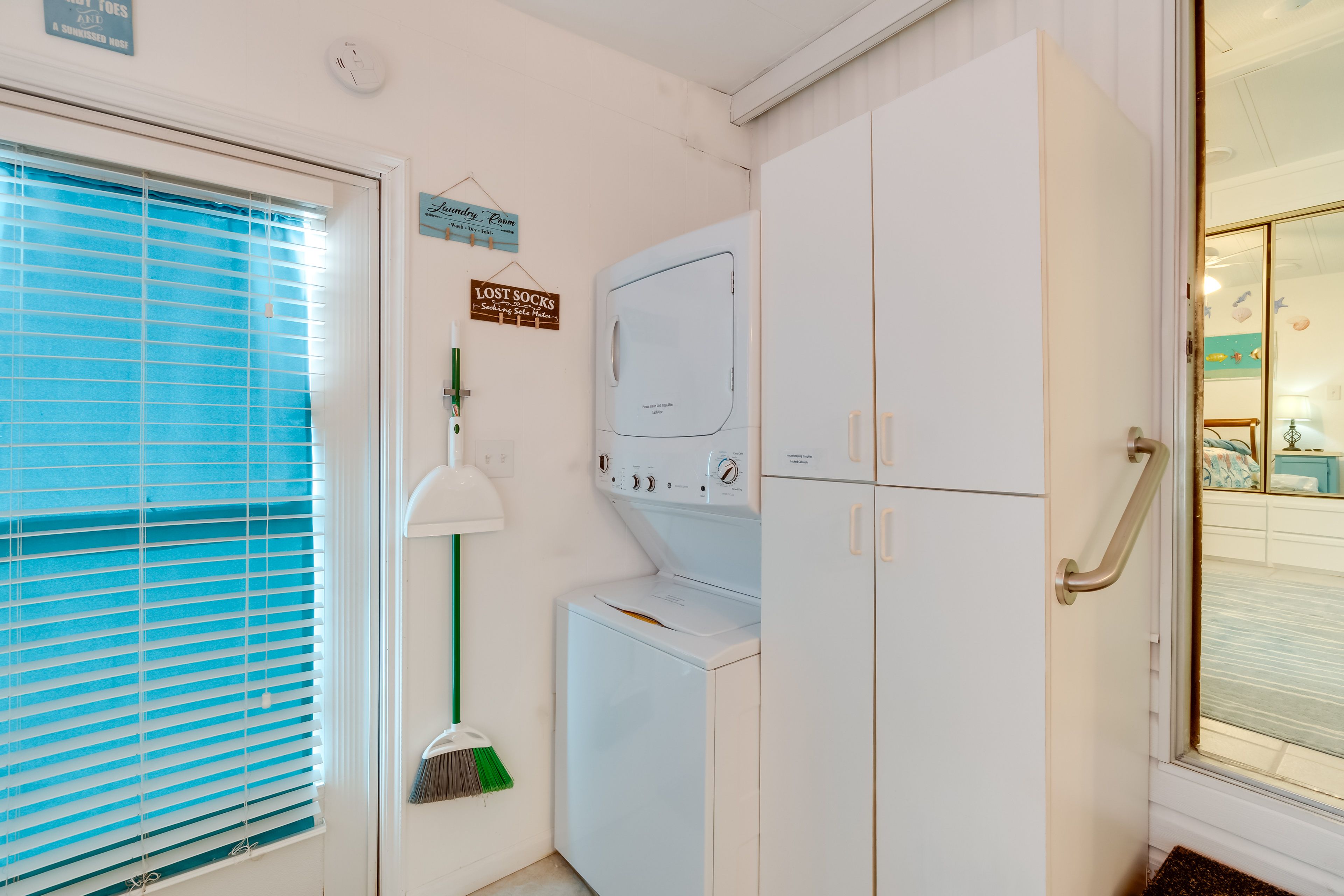 Bedroom 1 | Washer/Dryer