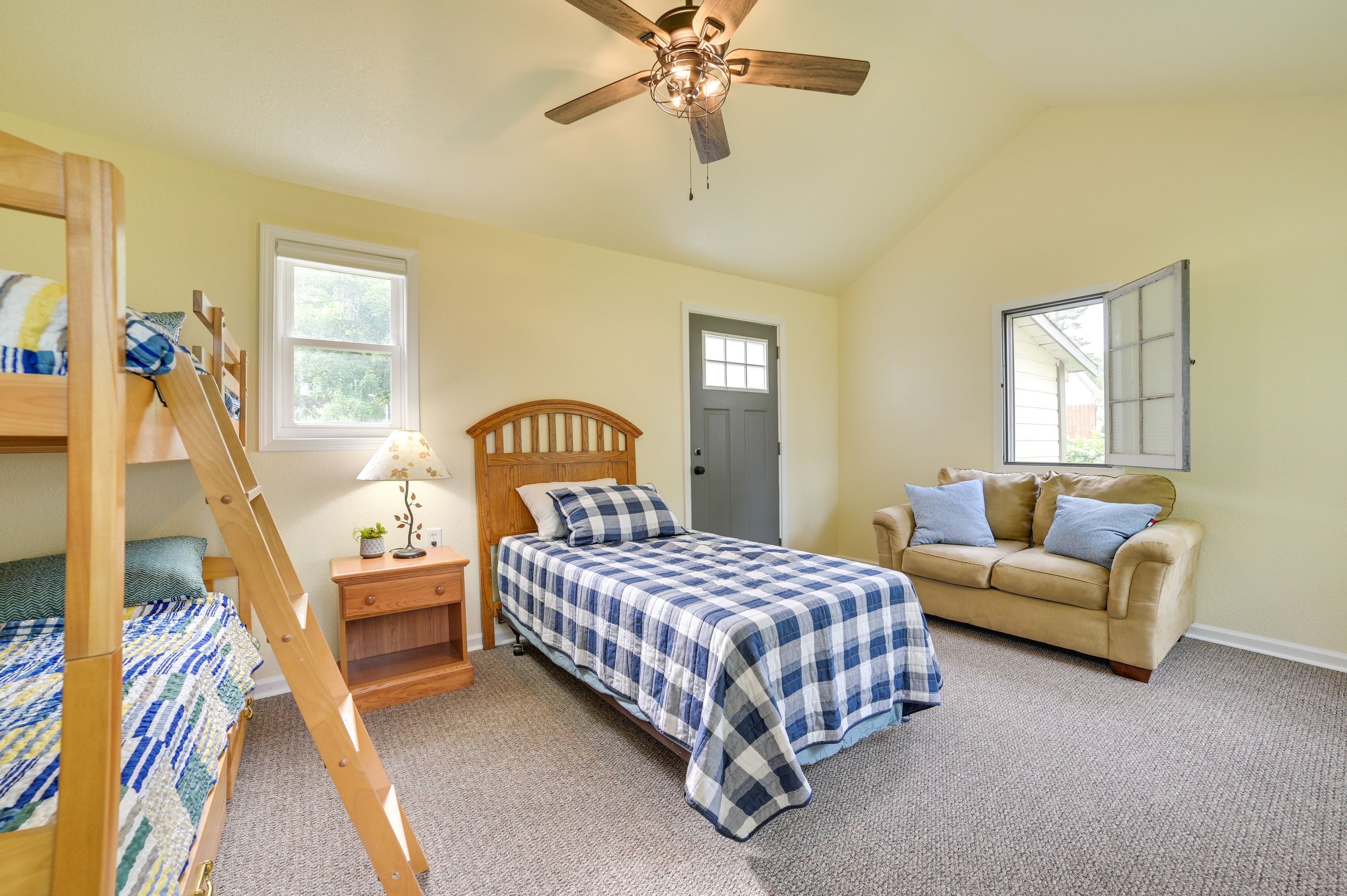 Bedroom 4 (Detached Cottage) | Twin Bunk Bed | Twin Bed