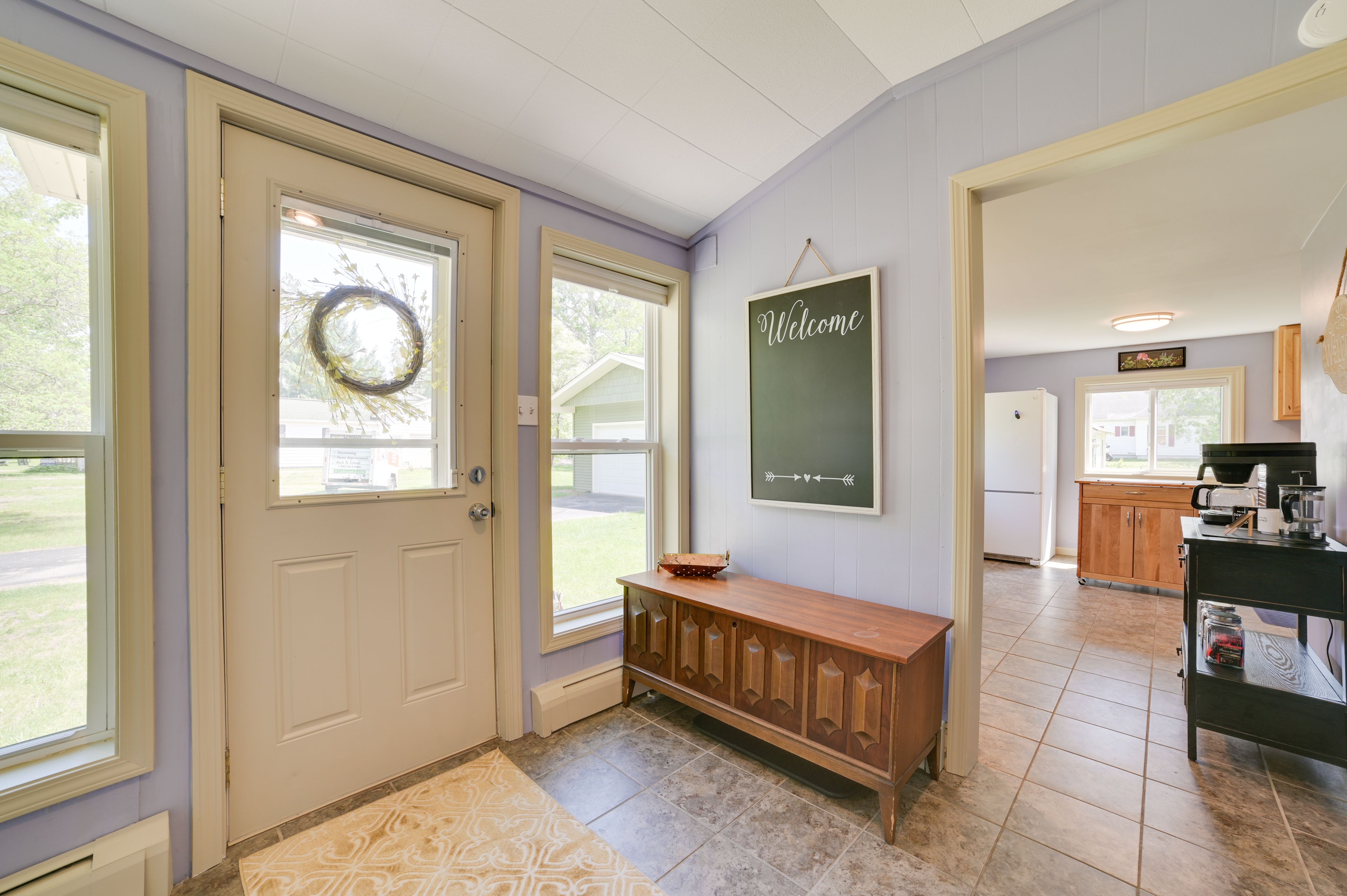 Entryway | Free WiFi