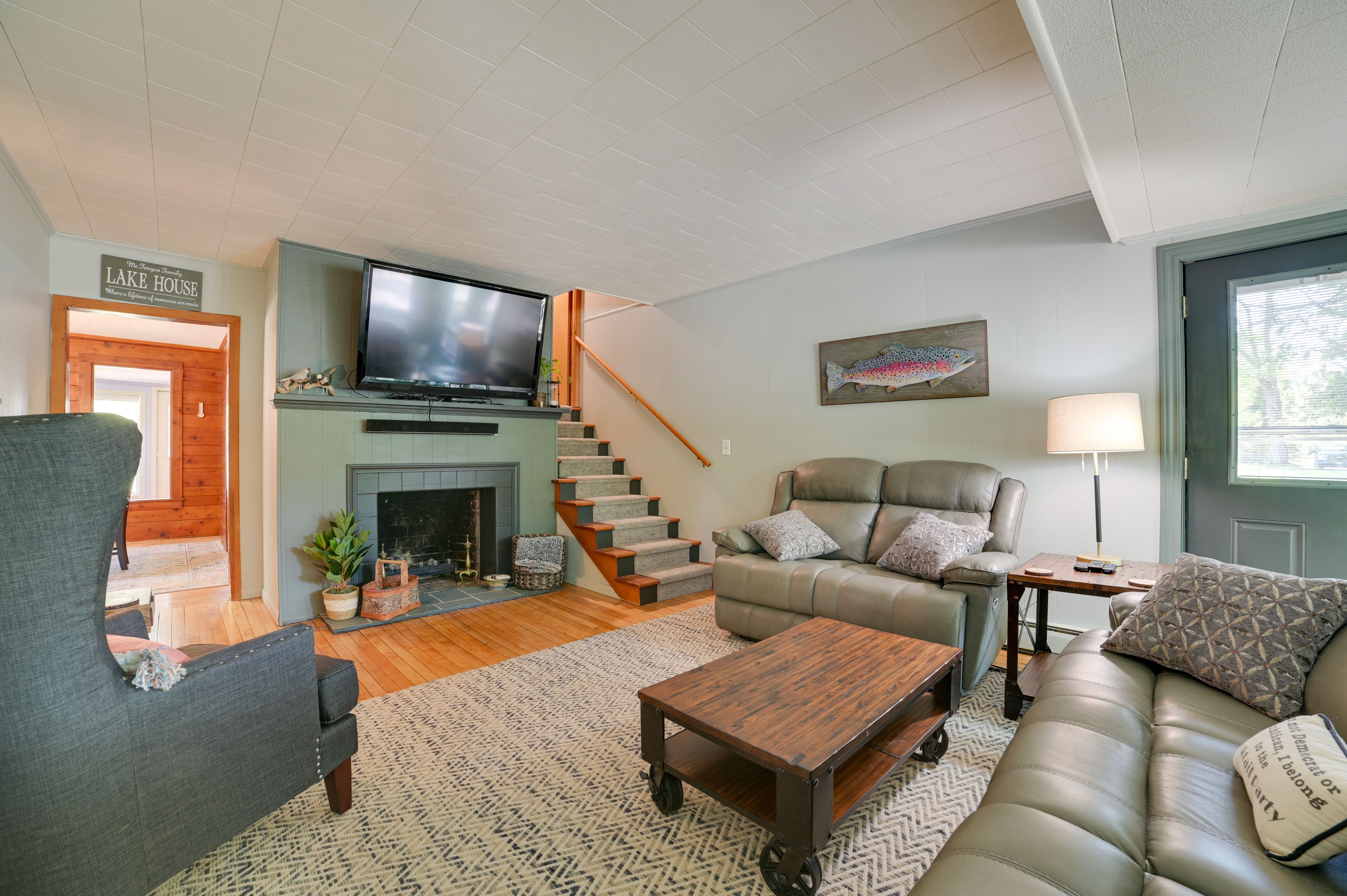 Living Room | Smart TV | Central Heating