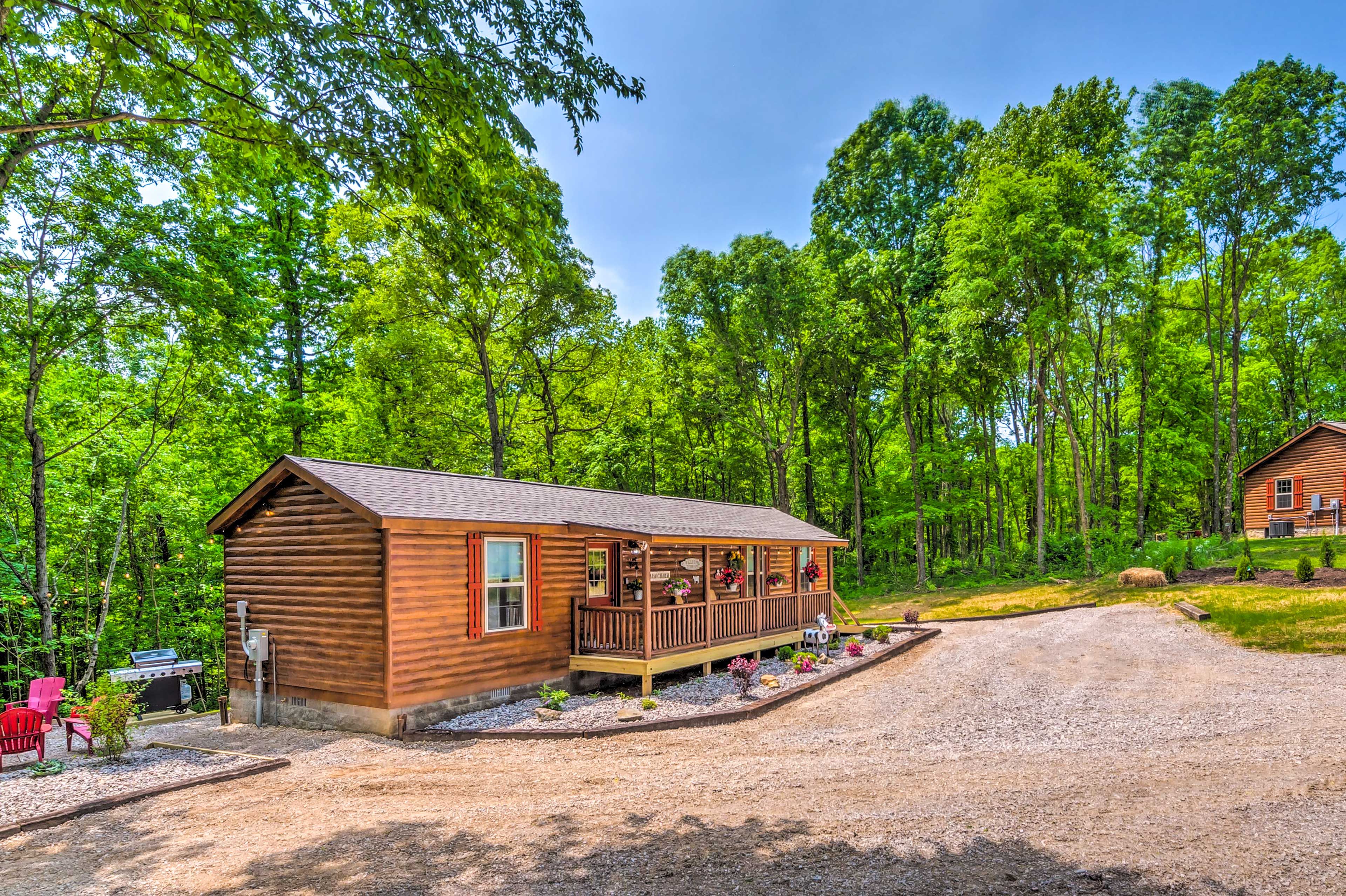 Cabin Exterior | 1 Exterior Security Camera (Facing Out)
