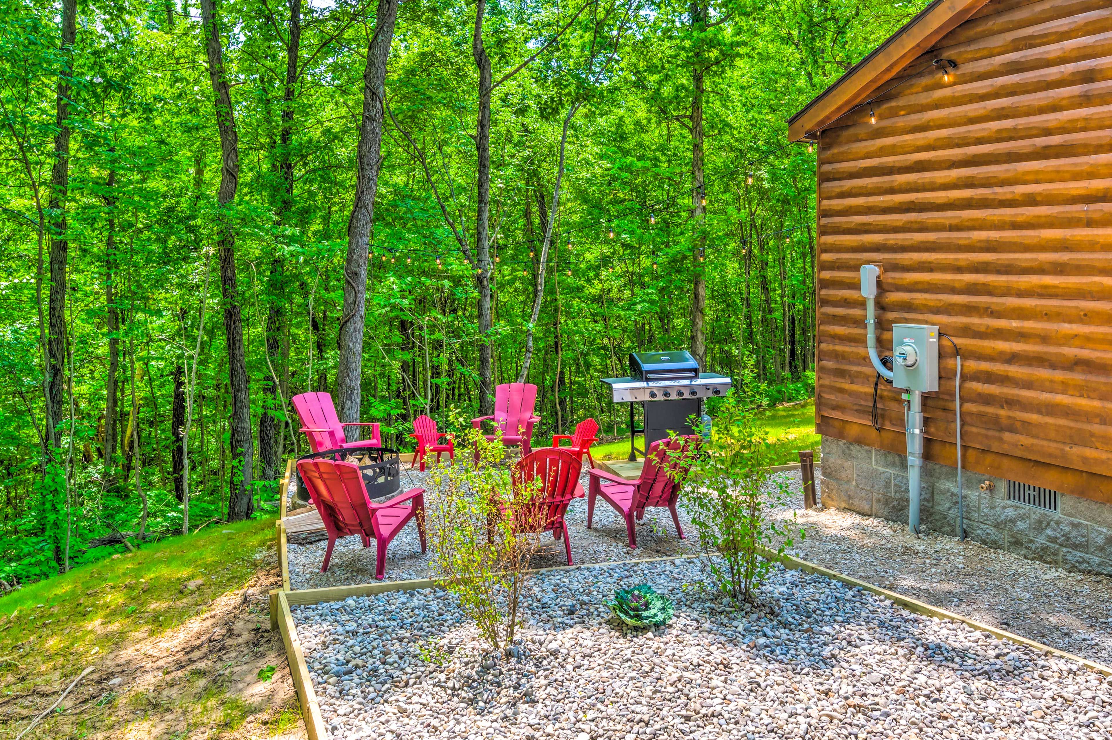 Cabin Exterior | Fire Pit
