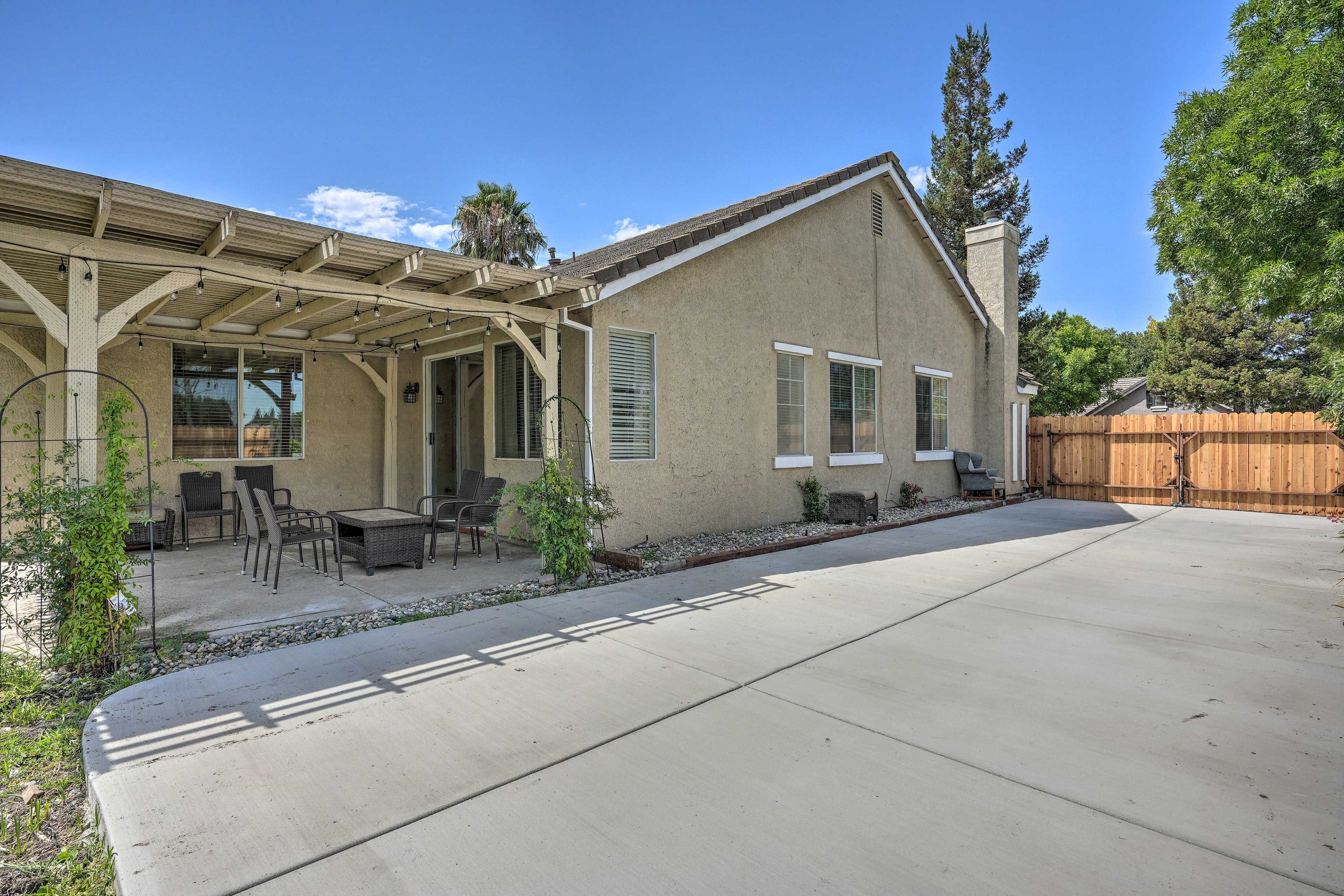 Patio | Outdoor Dining Area