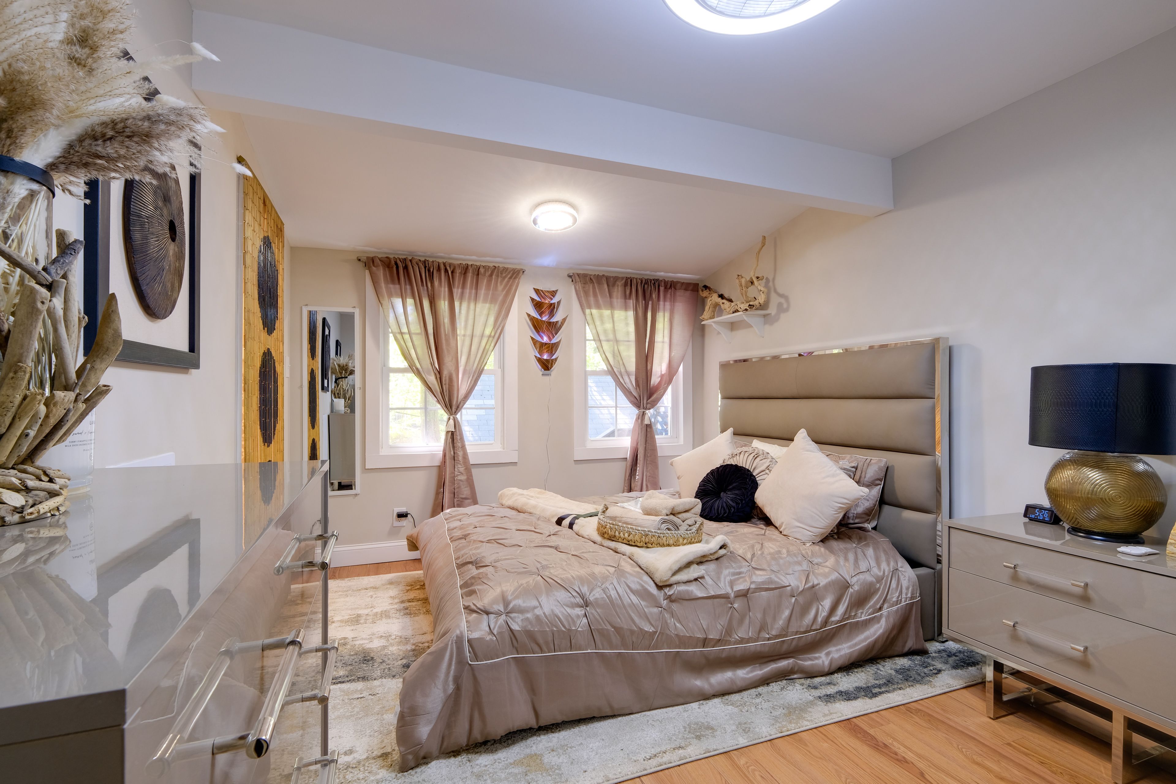 Bedroom 1 | Queen Bed