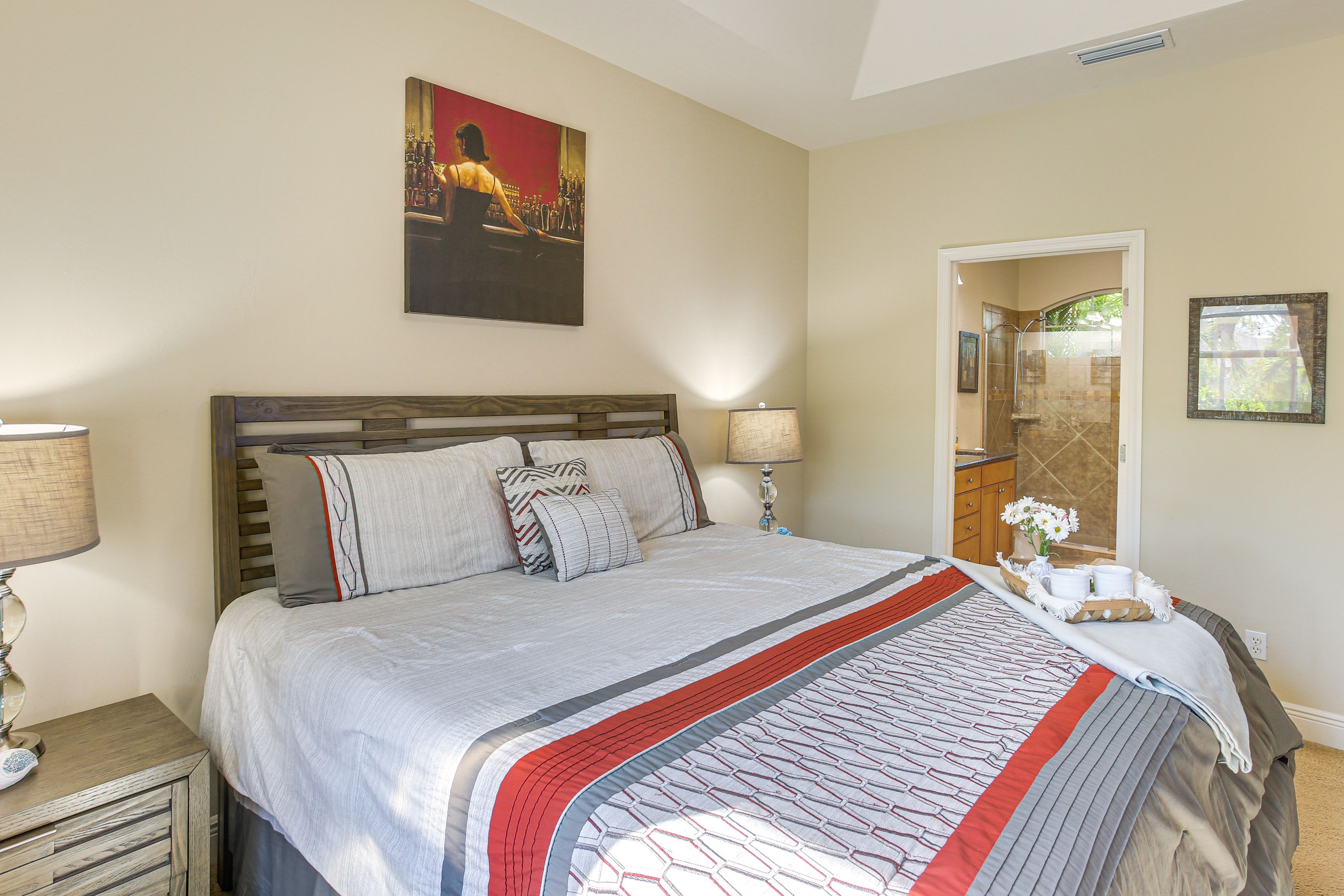 Bedroom 1 | King Bed | En-Suite Bathroom