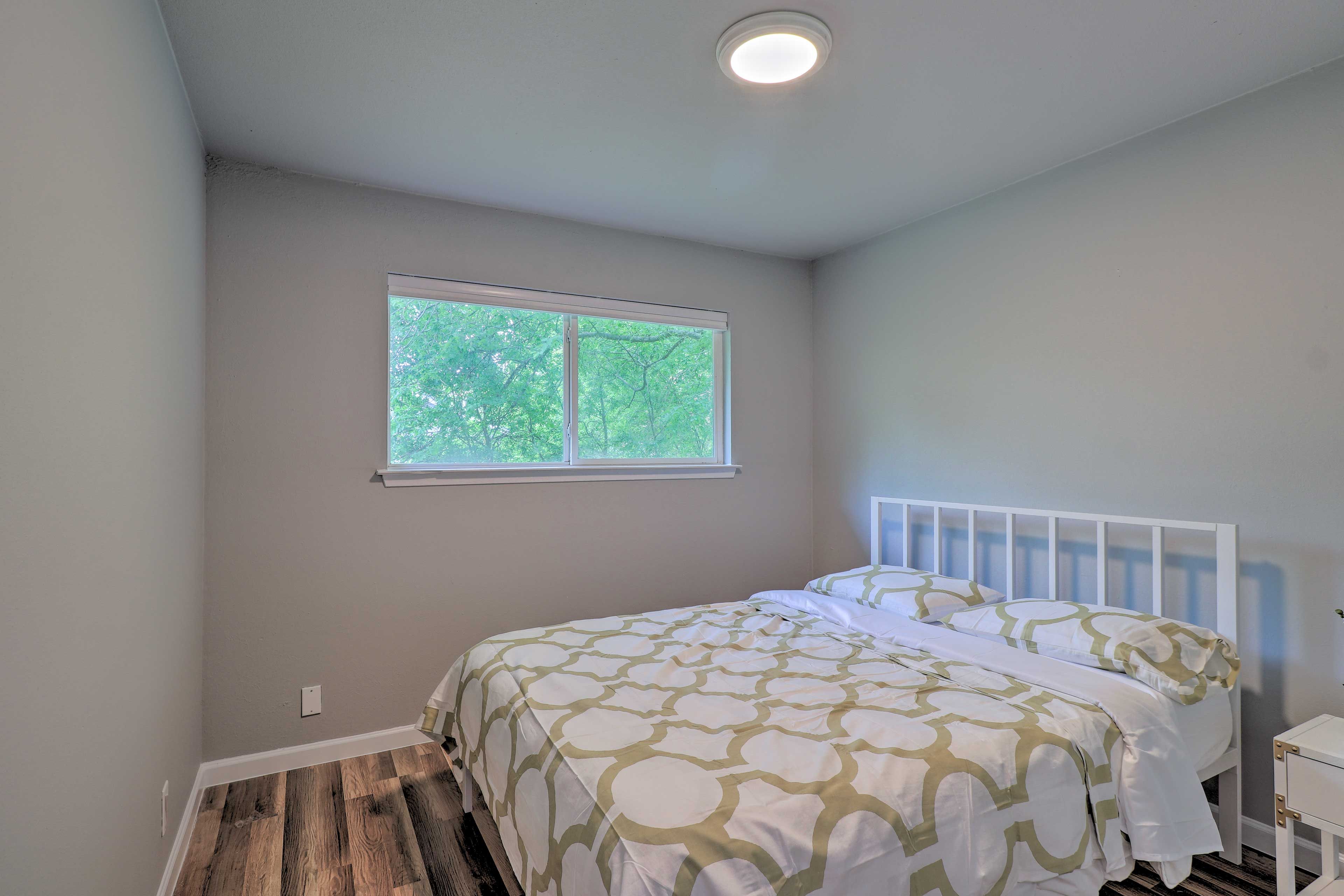 Bedroom 3 | Queen Bed