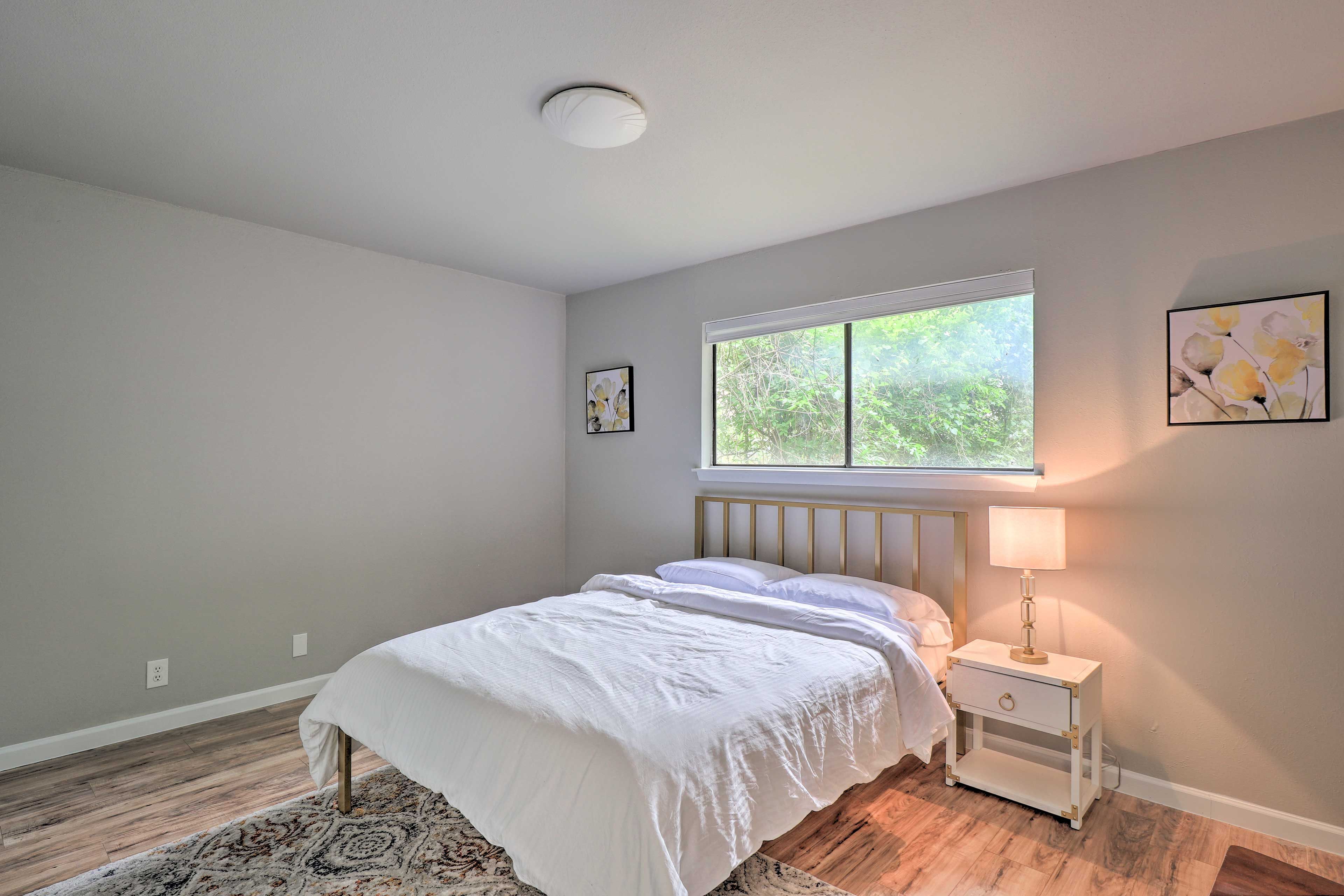 Bedroom 2 | Queen Bed