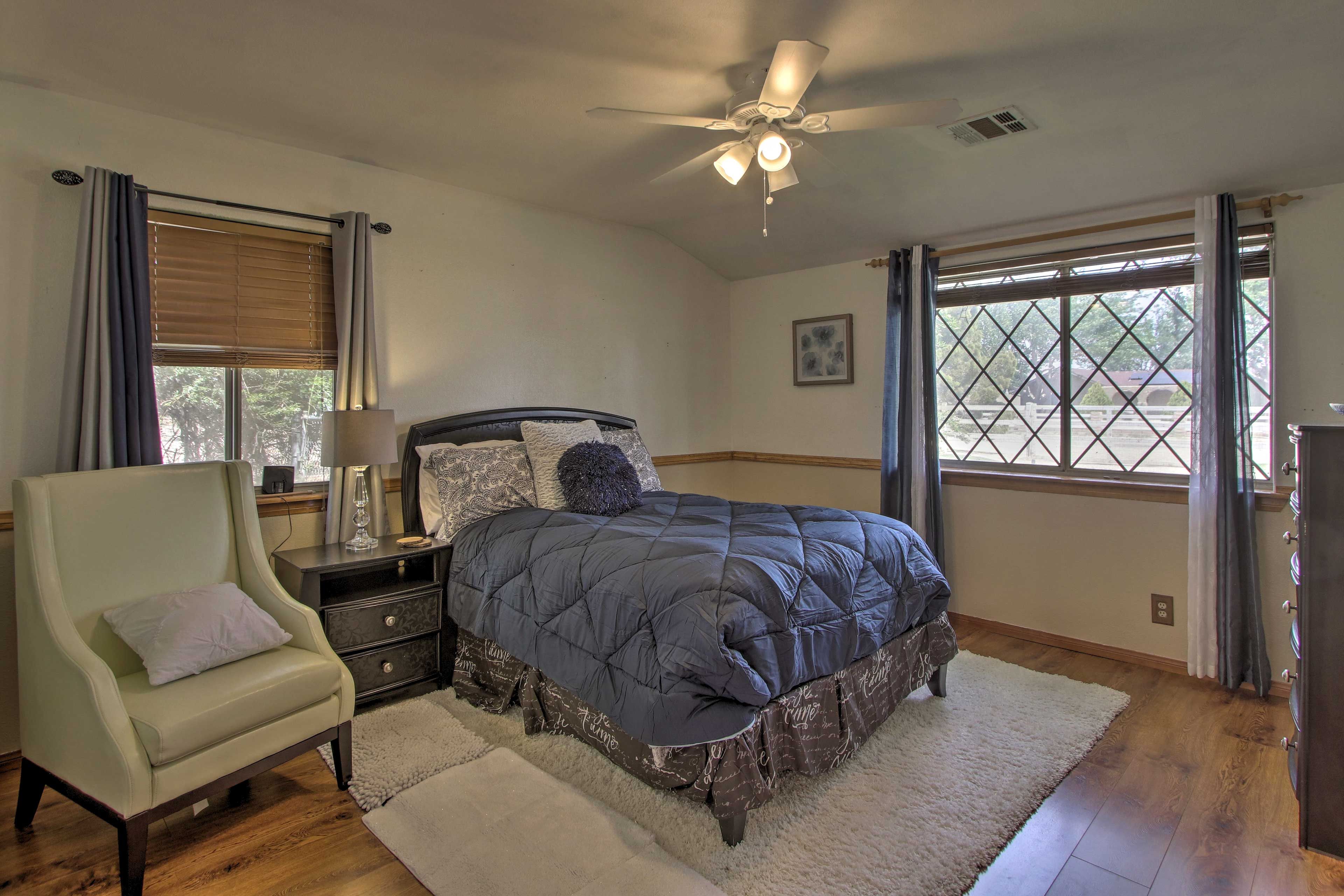 Bedroom 4 | Queen Bed | Smart TV