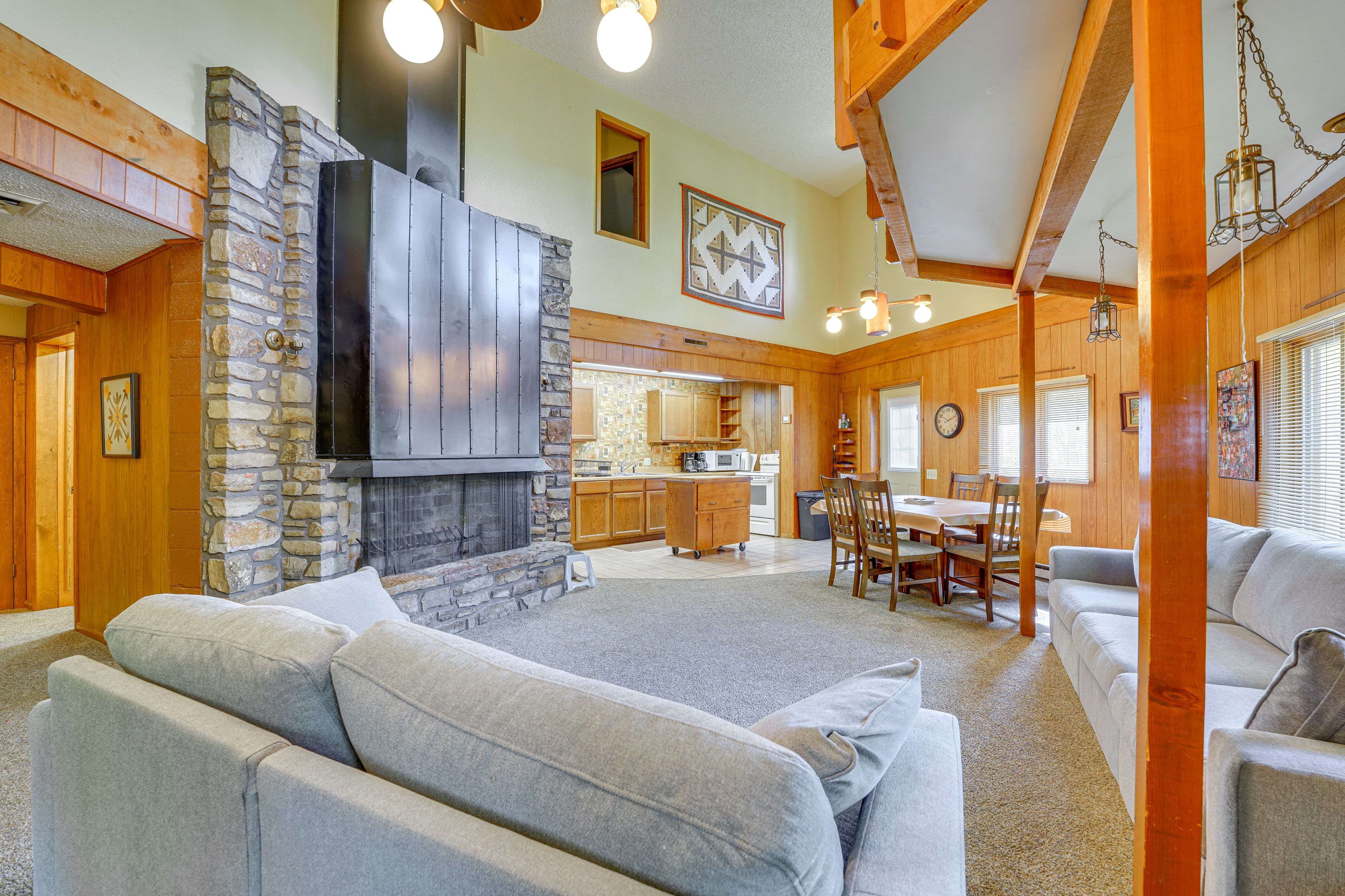 Living Room | Keyless Entry | Central A/C