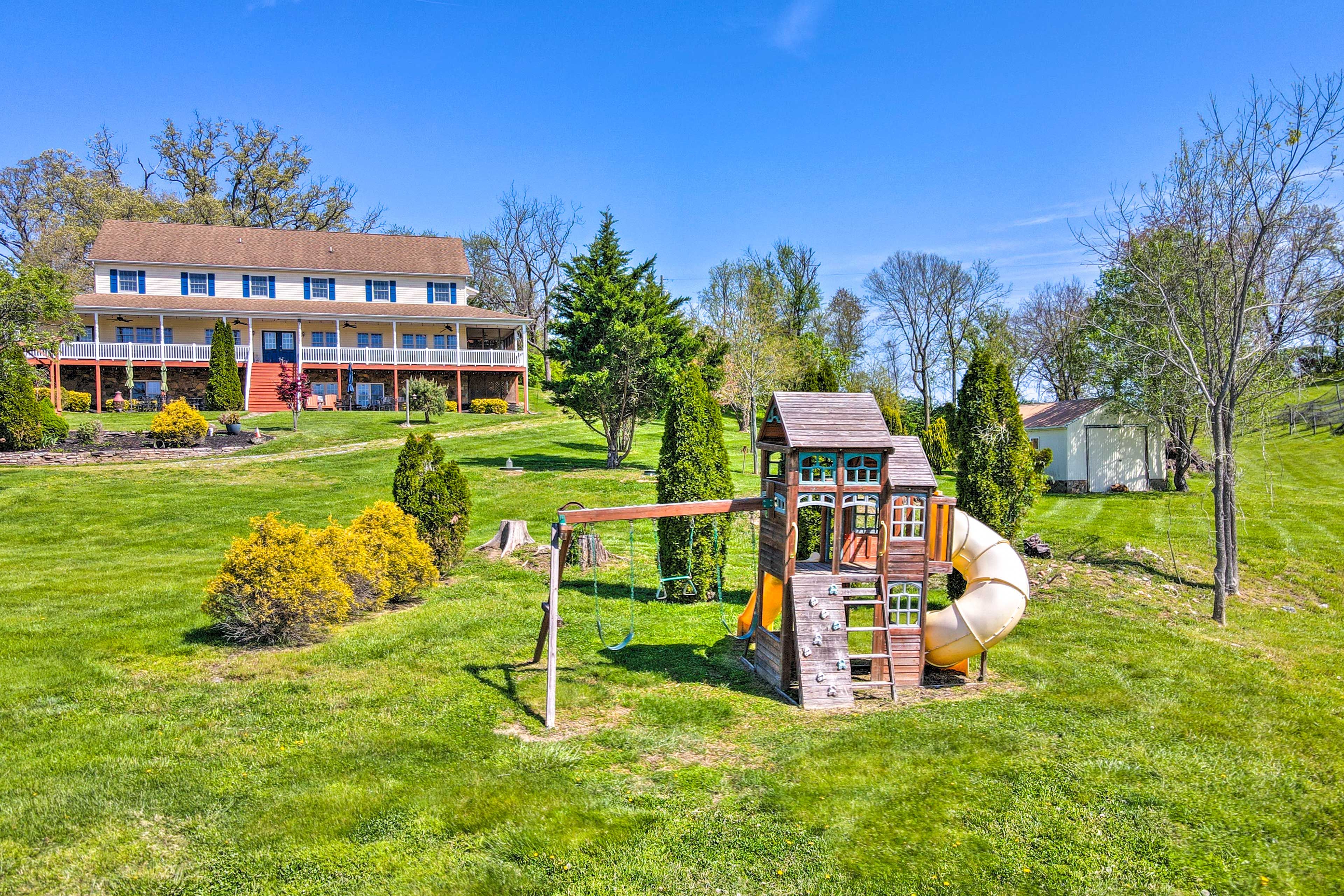 Property Exterior | Children's Playset