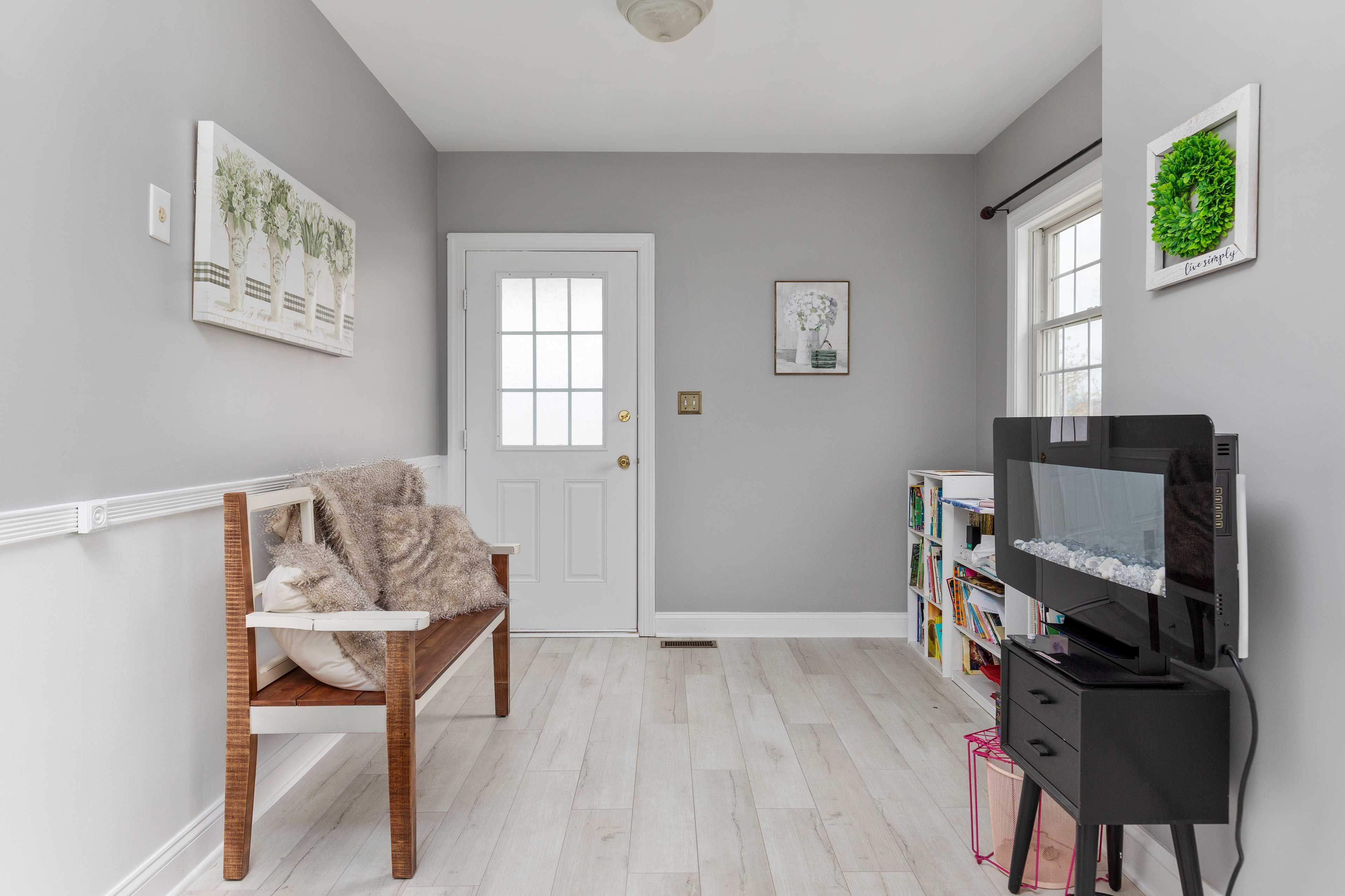 Entryway | Main Level