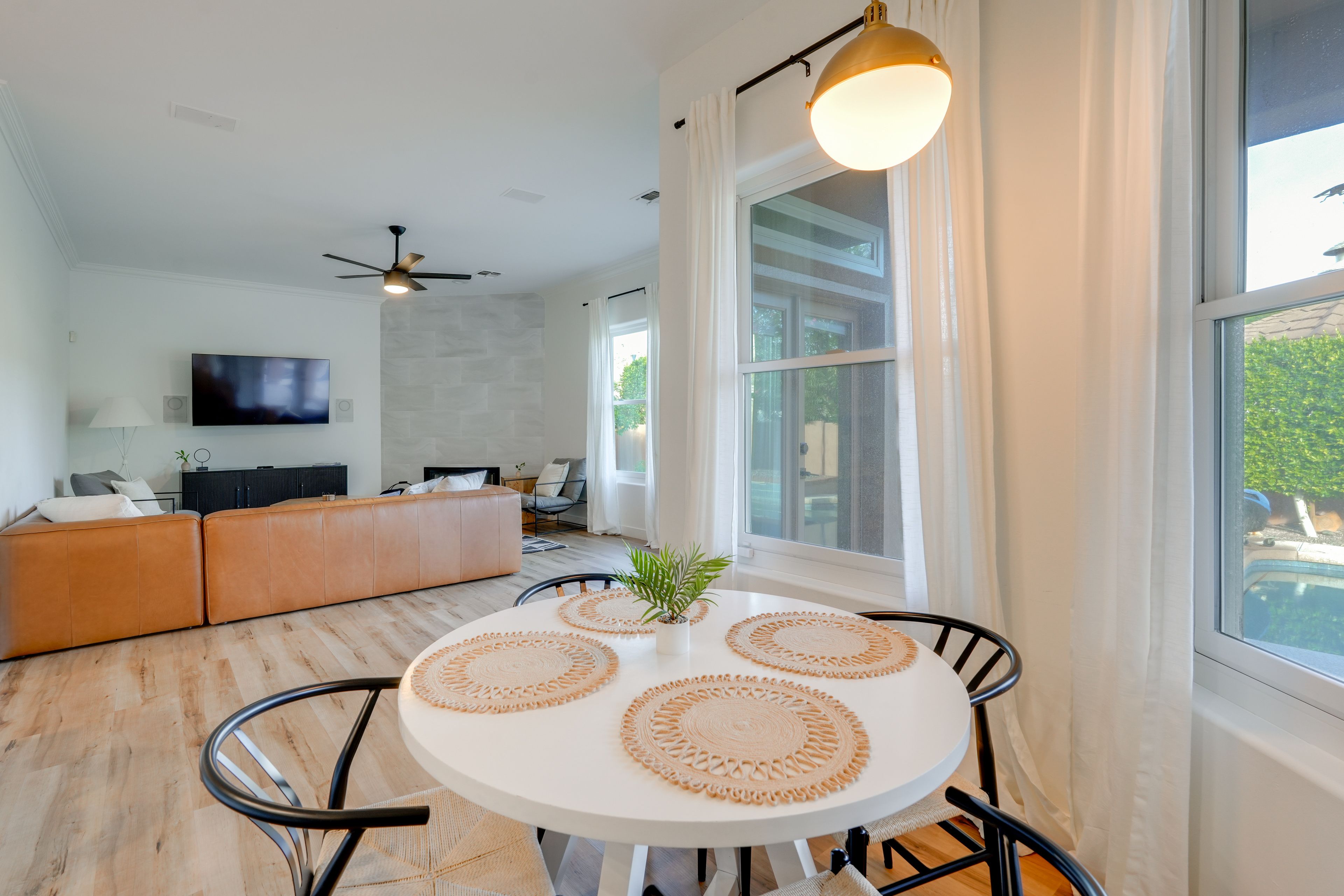 Dining Area | Main Level