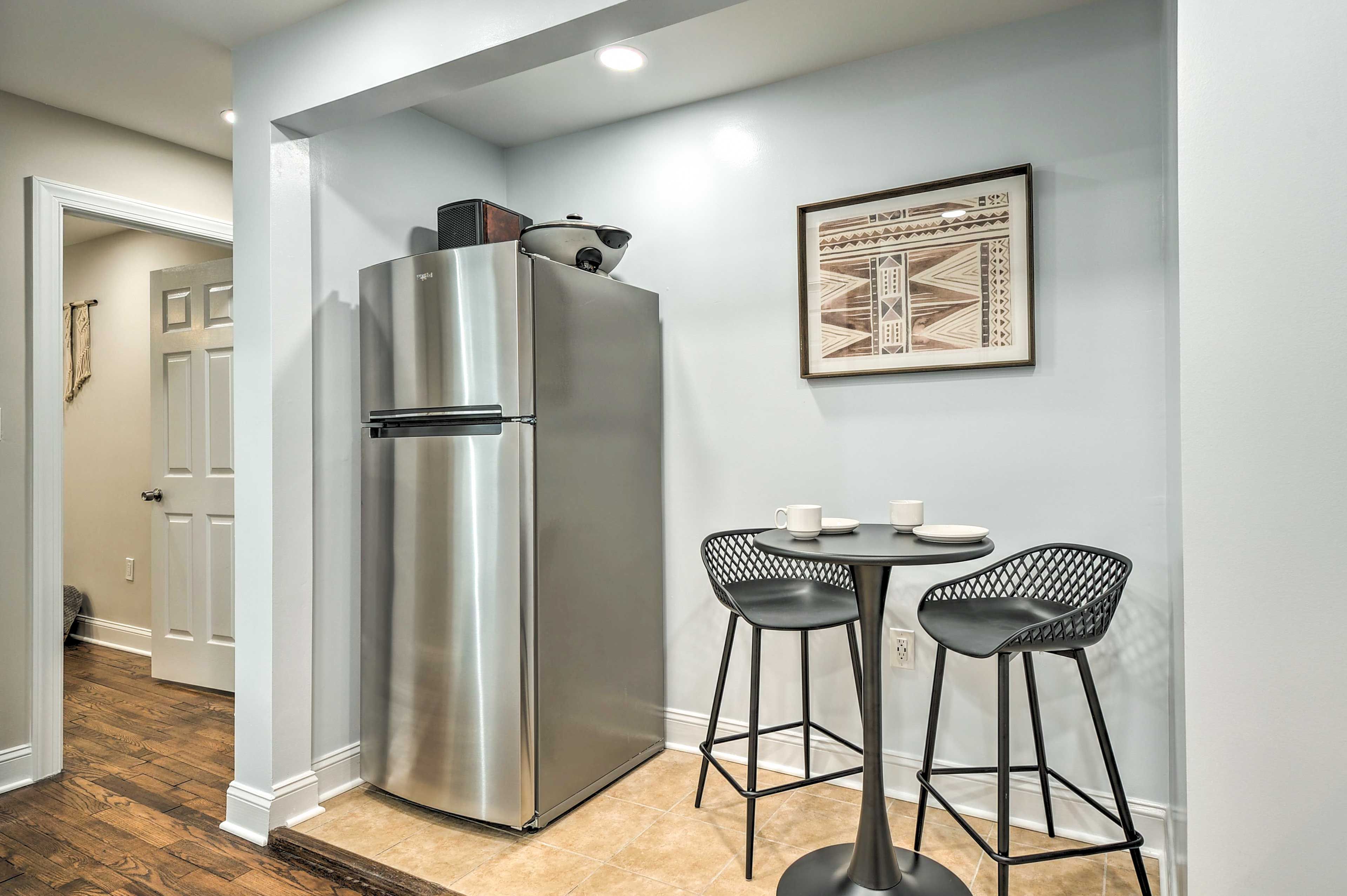 Kitchen | Water Filter | Garbage Disposal | Trash Bags/Paper Towels