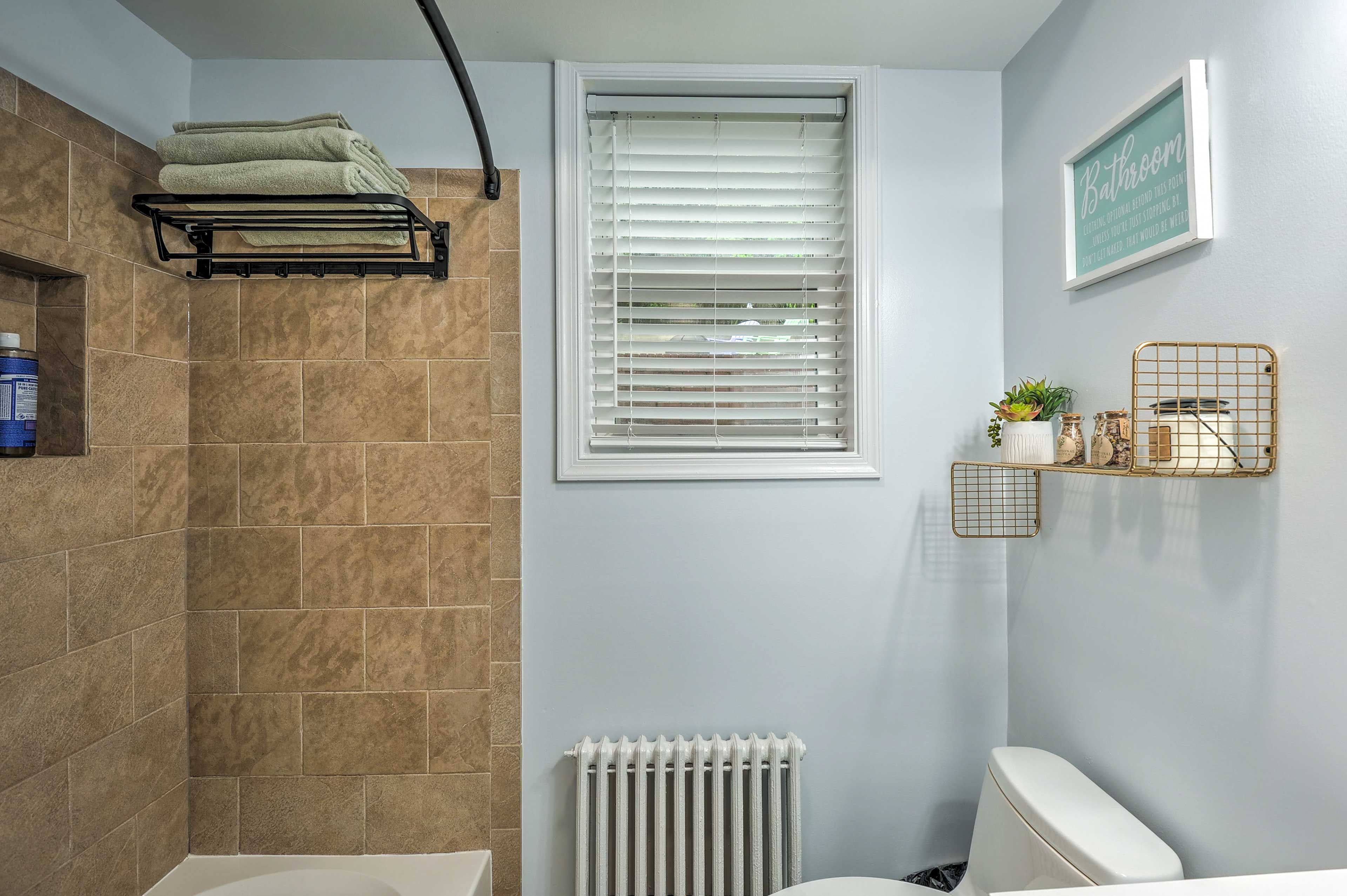 Full Bathroom | Hair Dryer