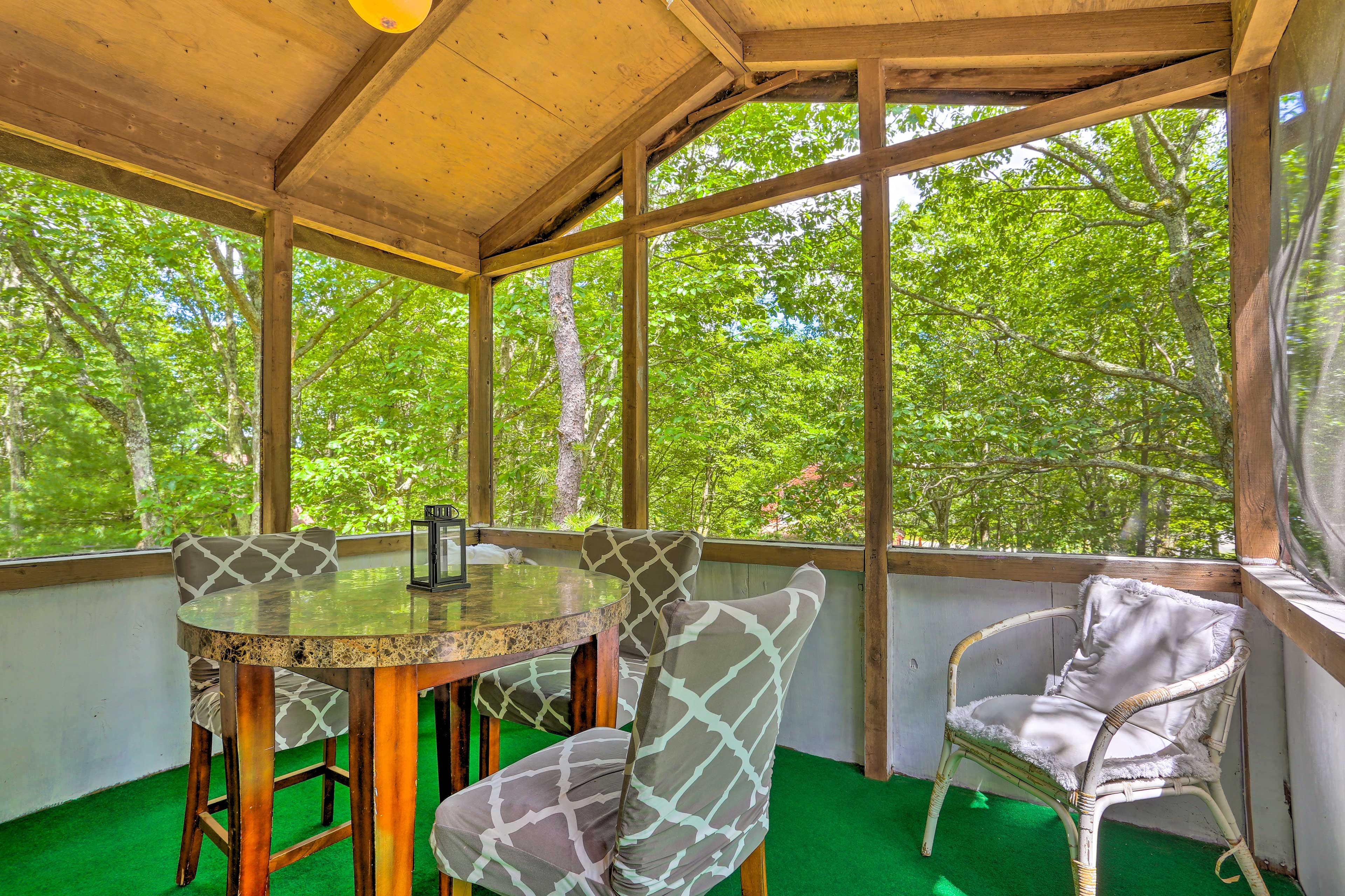 Sunroom | Dining Area